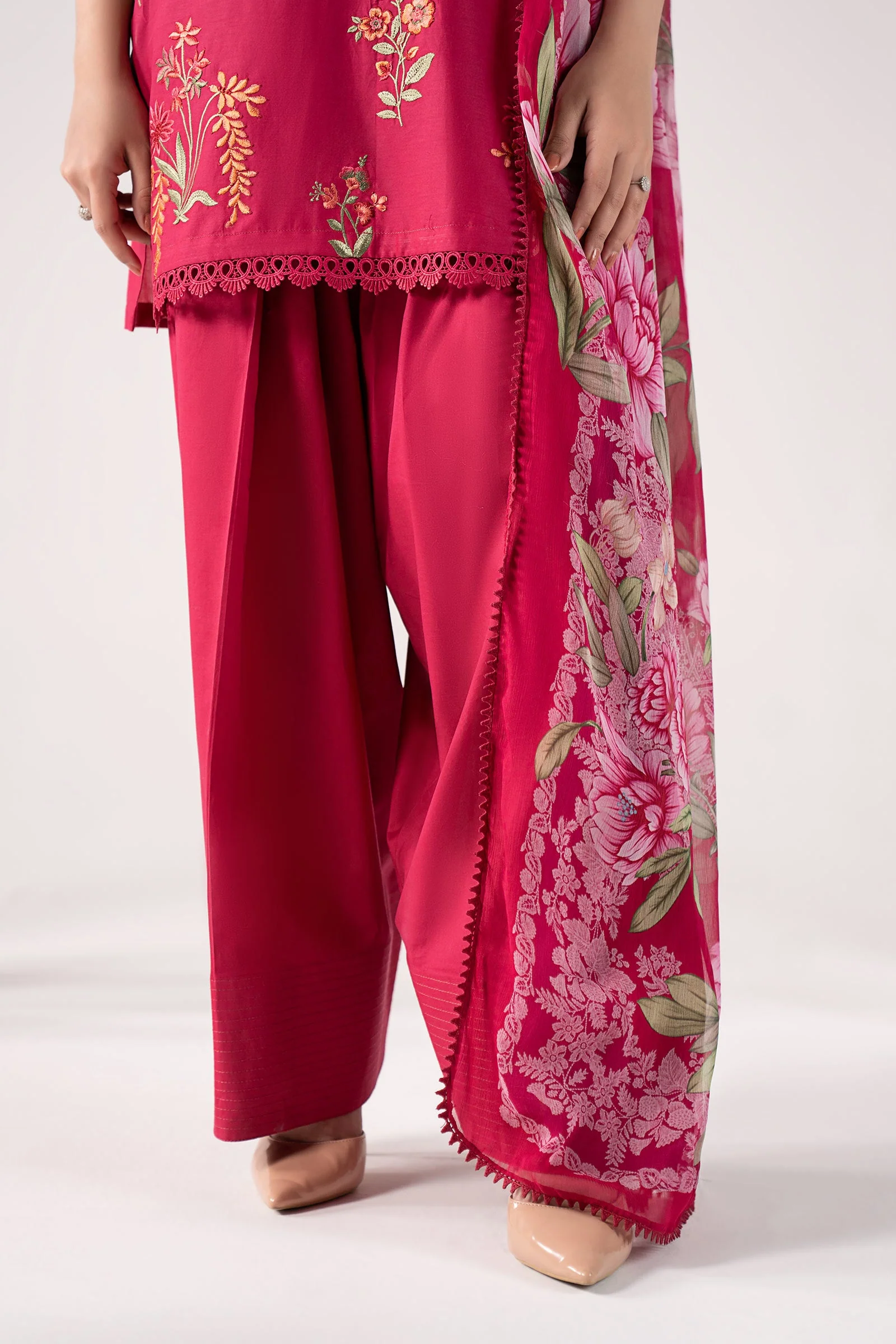 3 Piece Embroidered Lawn Suit - Image 11