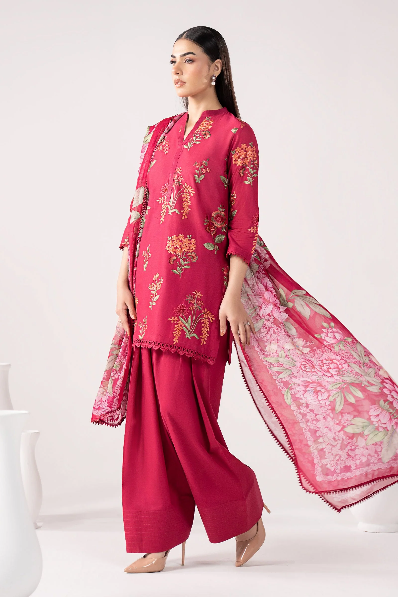 3 Piece Embroidered Lawn Suit - Image 12