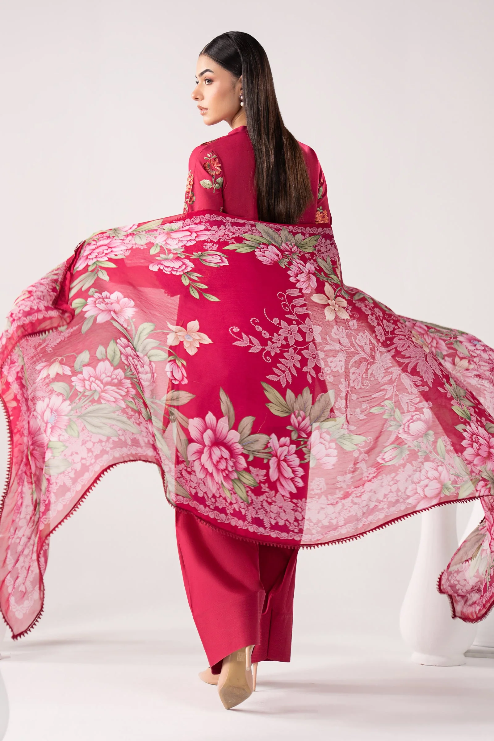 3 Piece Embroidered Lawn Suit - Image 13
