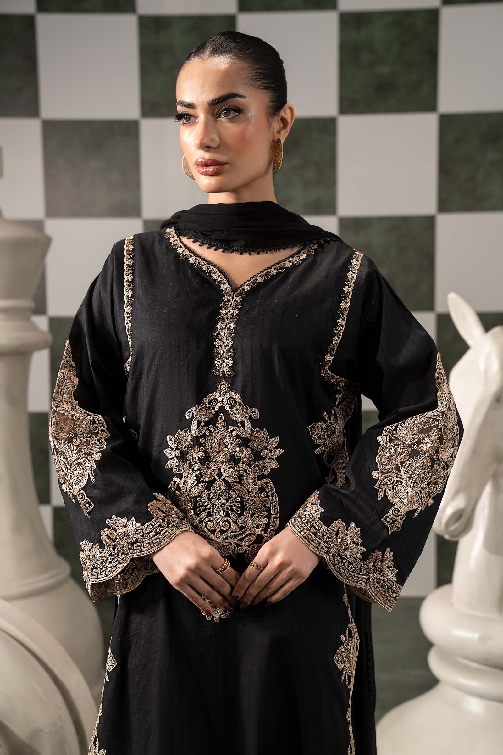 3 Piece Embroidered Dobby Lawn Suit - Image 3