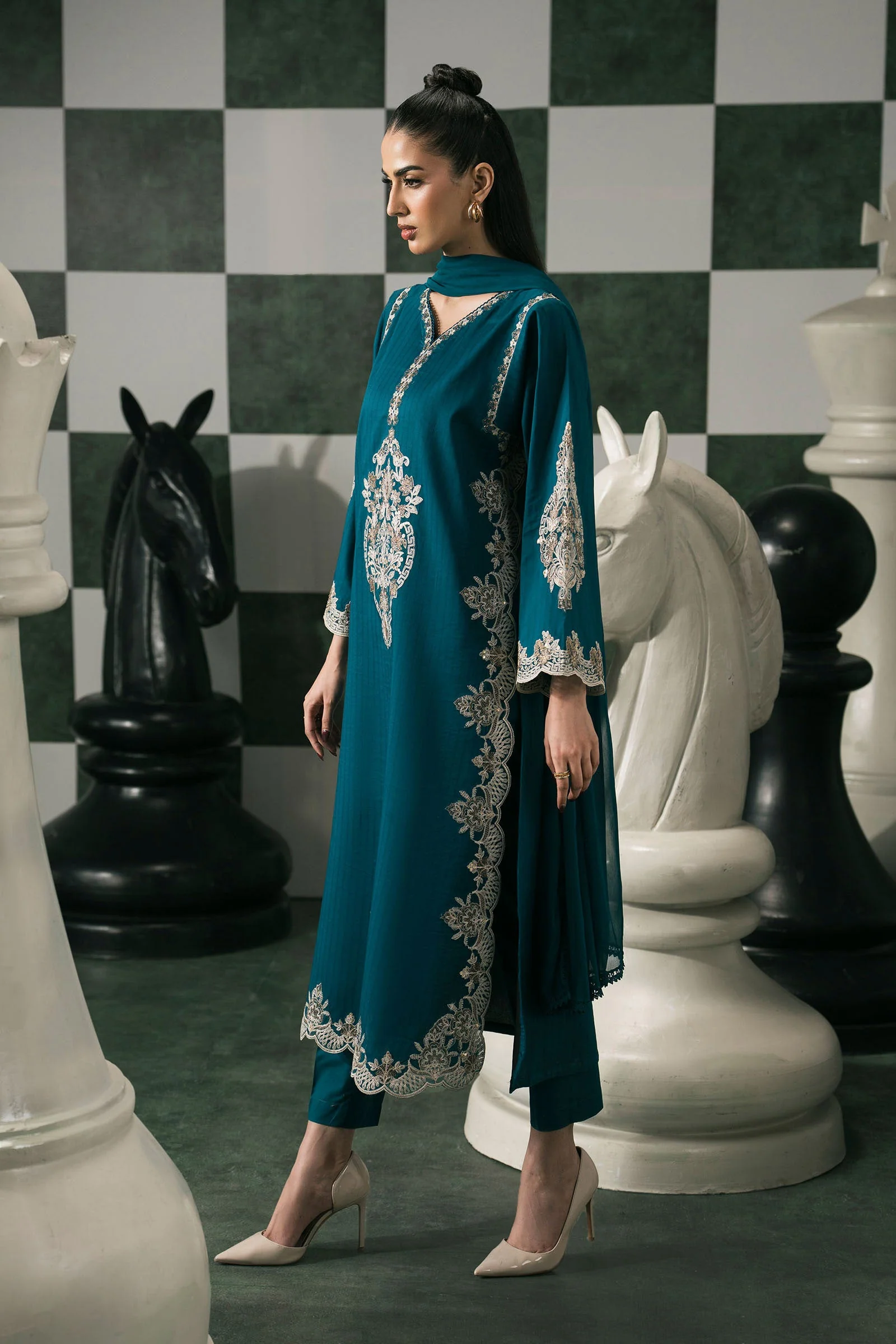 3 Piece Embroidered Dobby Lawn Suit - Image 6