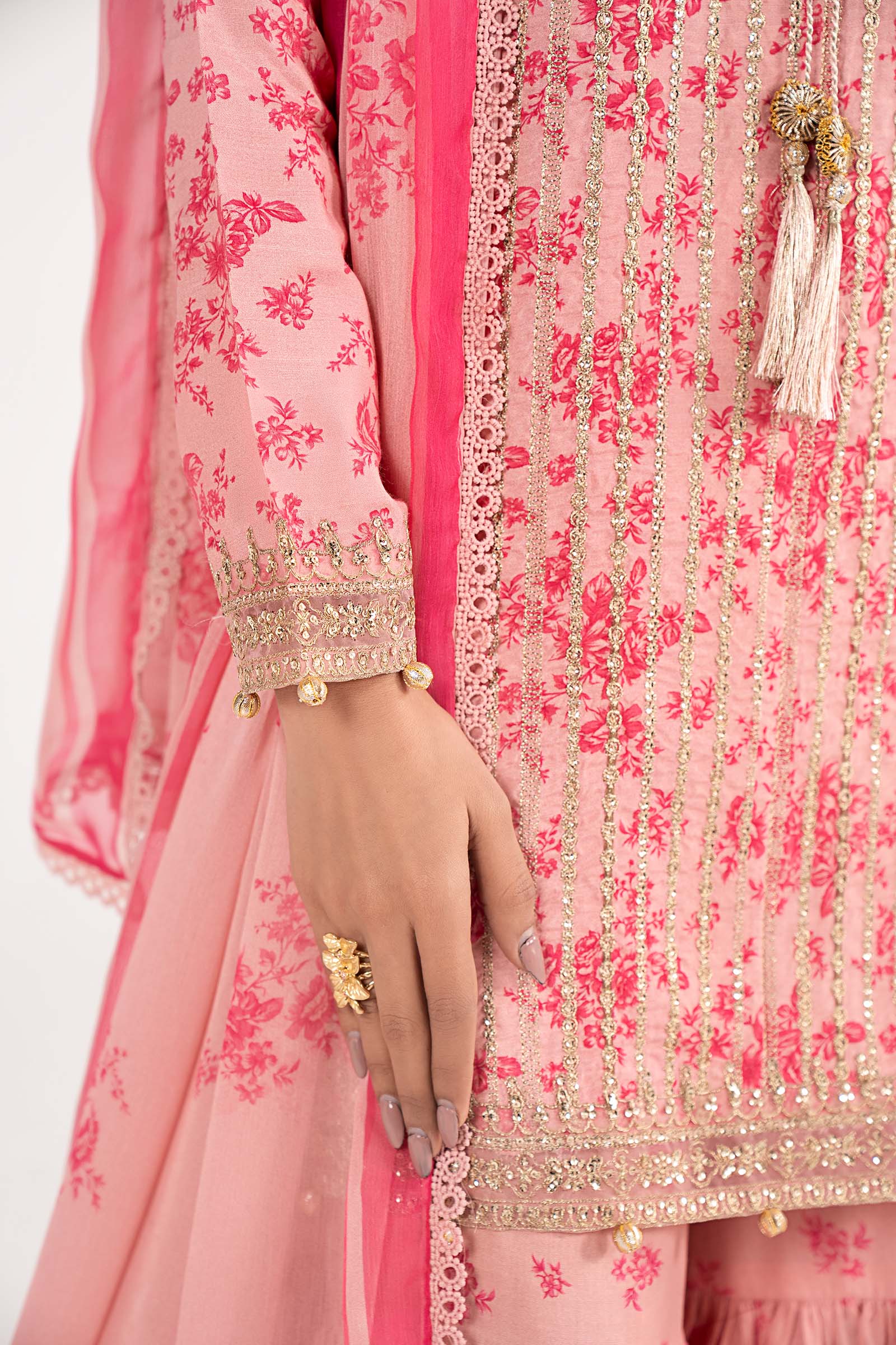 3 Piece Embroidered Lawn Suit - Image 10
