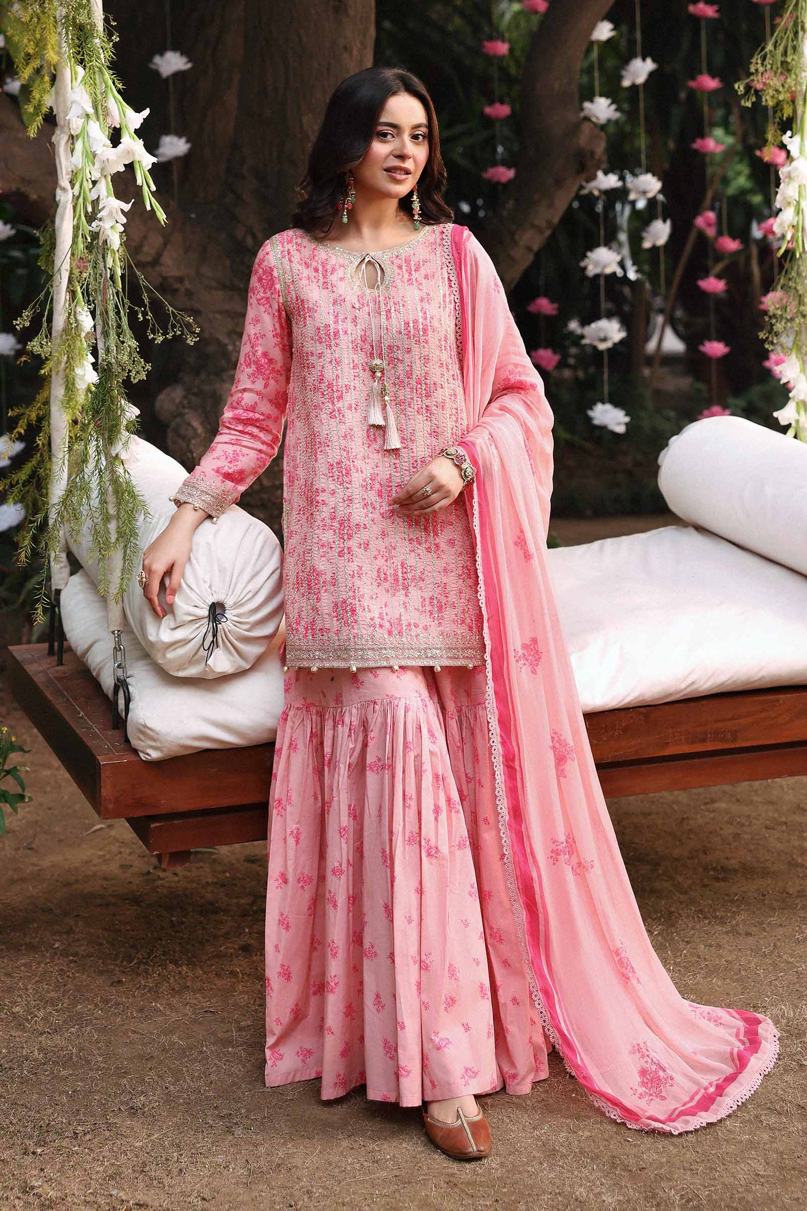 3 Piece Embroidered Lawn Suit - Image 5