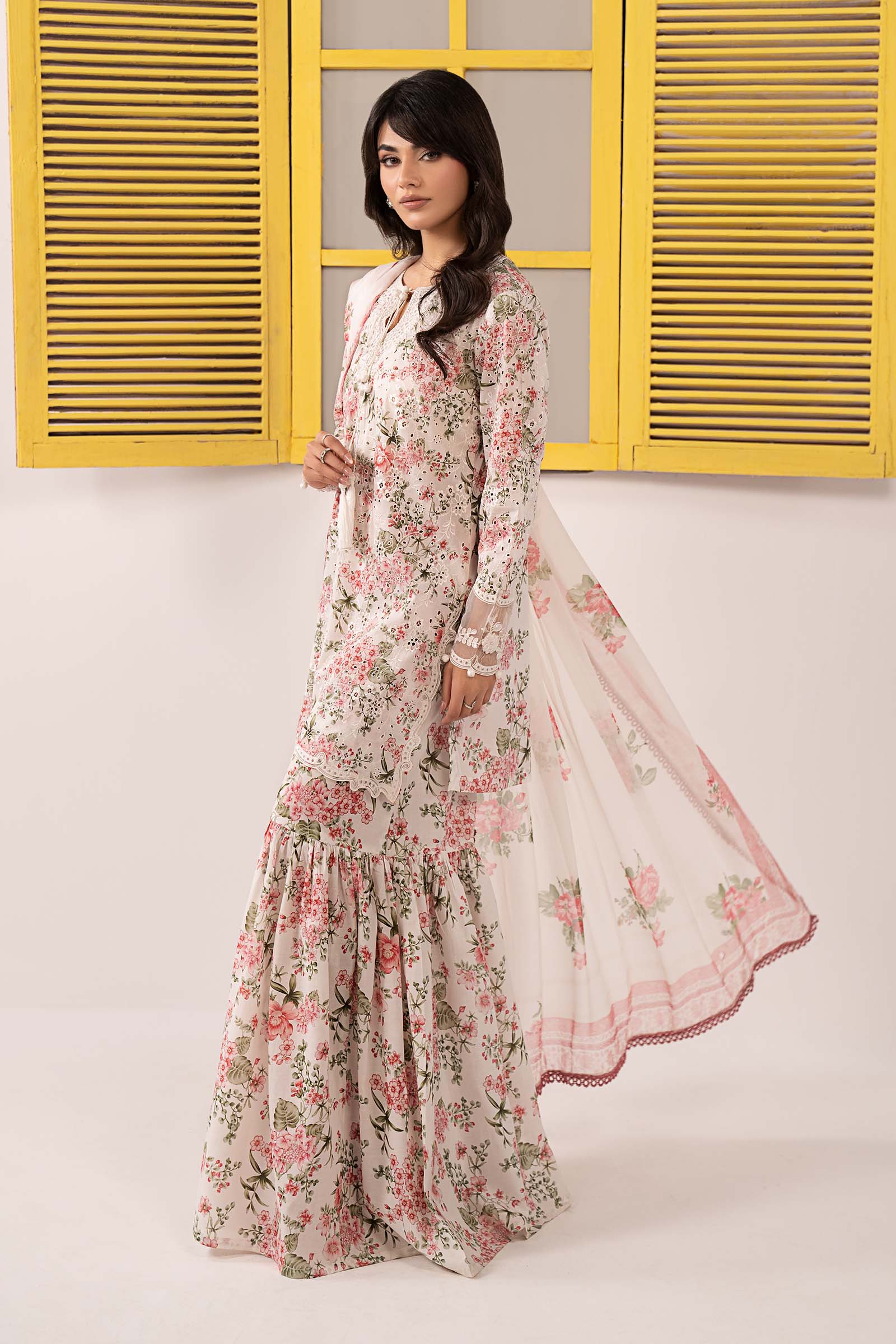 3 Piece Embroidered Lawn Suit - Image 13