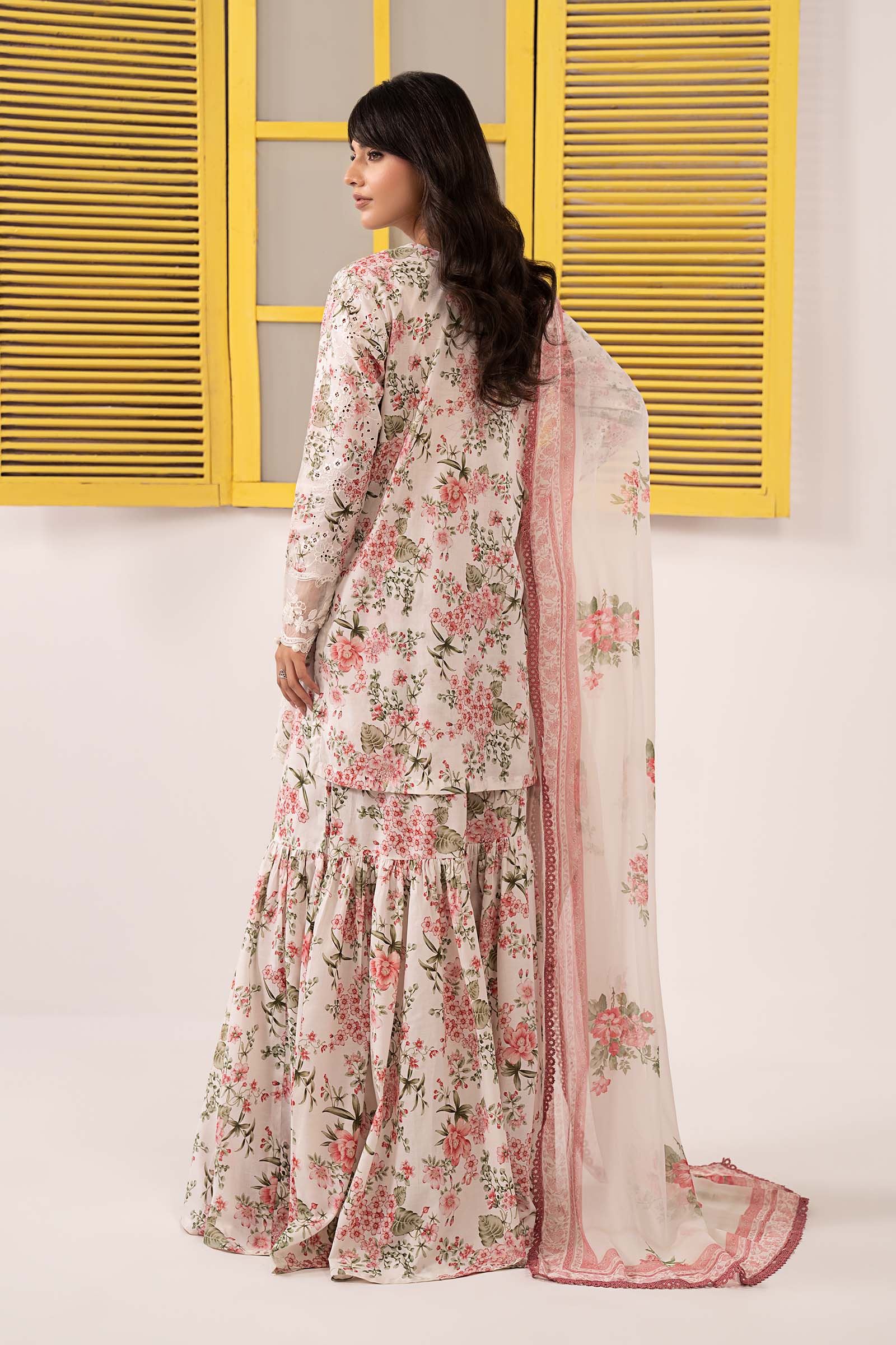 3 Piece Embroidered Lawn Suit - Image 14