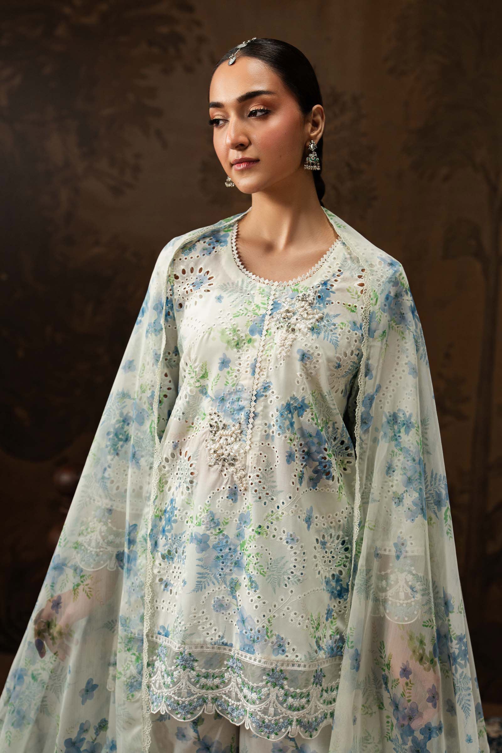 3 Piece Embroidered Lawn Suit - Image 2