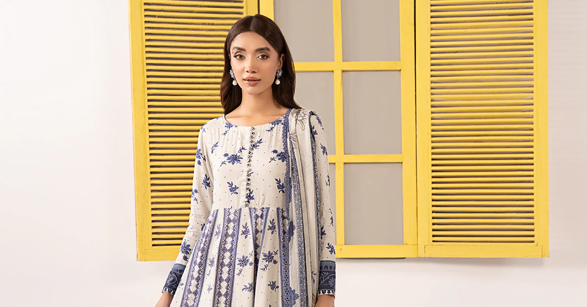 3 Piece Embroidered Pk Raw Silk Suit - Image 8