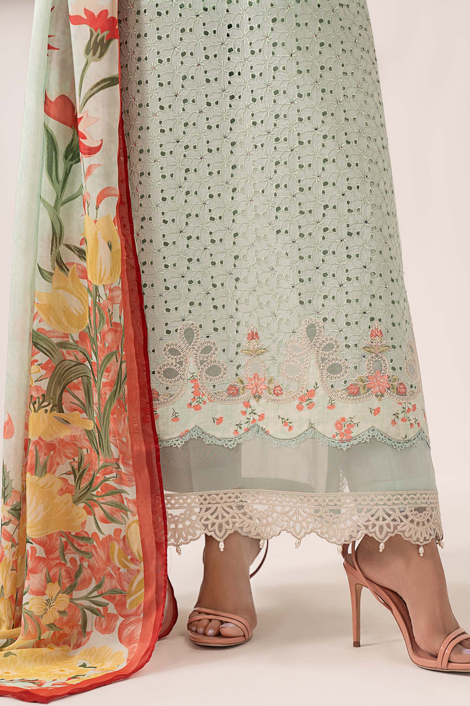 3 Piece Embroidered Lawn Suit - Image 5