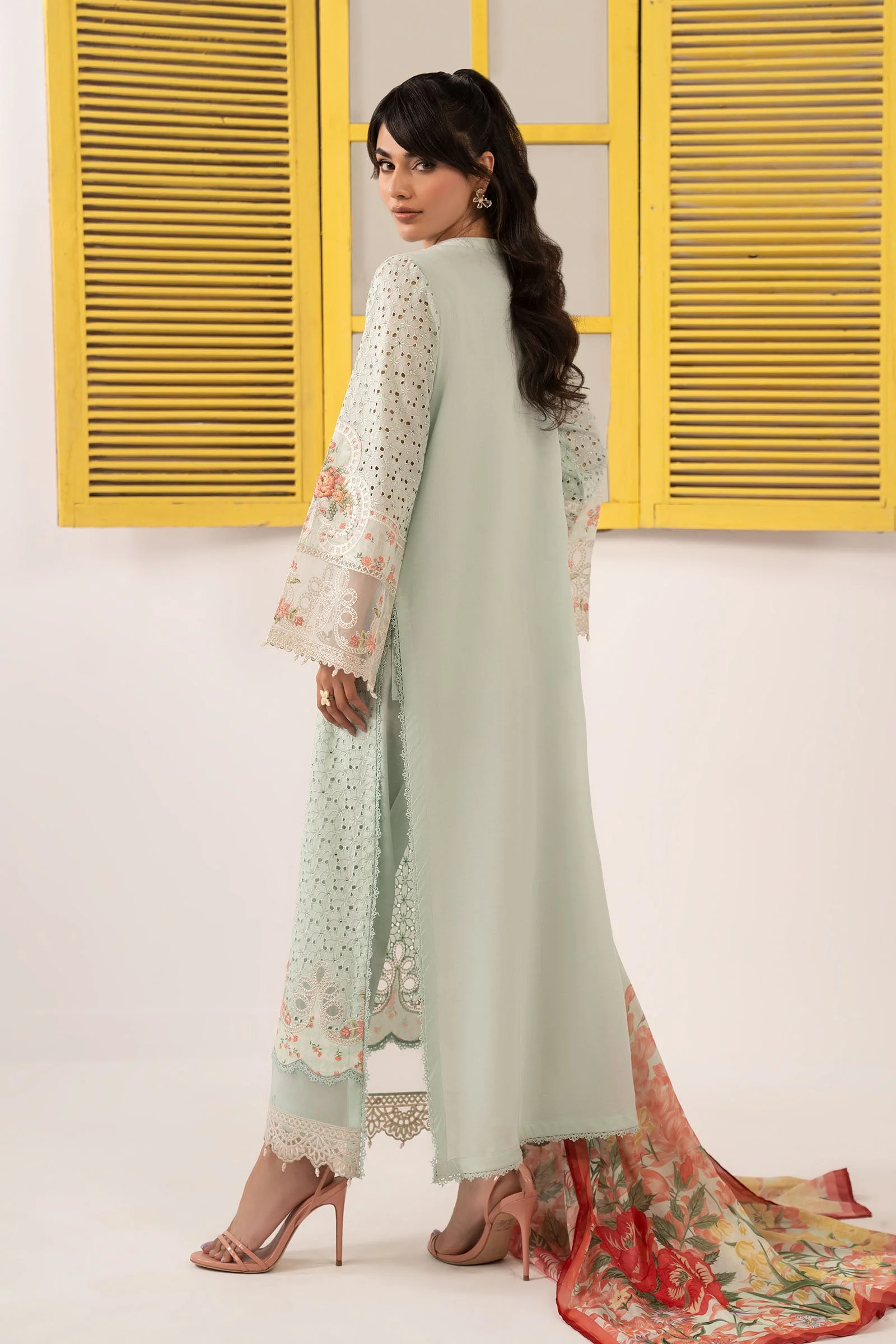3 Piece Embroidered Lawn Suit - Image 7