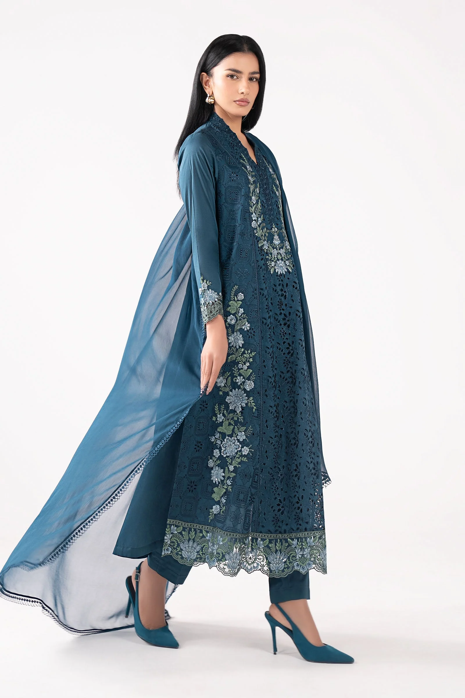 3 Piece Embroidered Lawn Suit - Image 6
