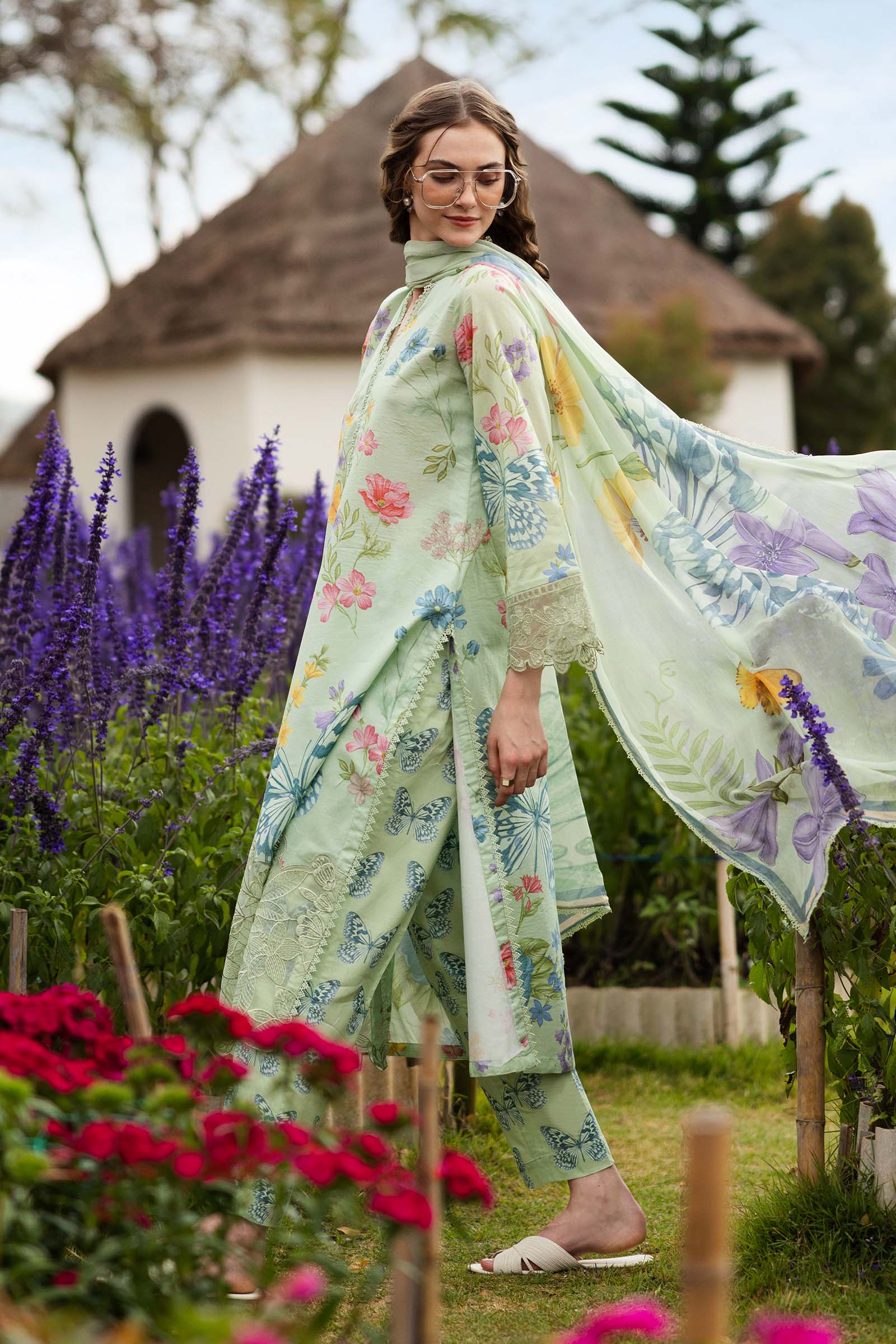 3 Piece Embroidered Lawn Suit - Image 6