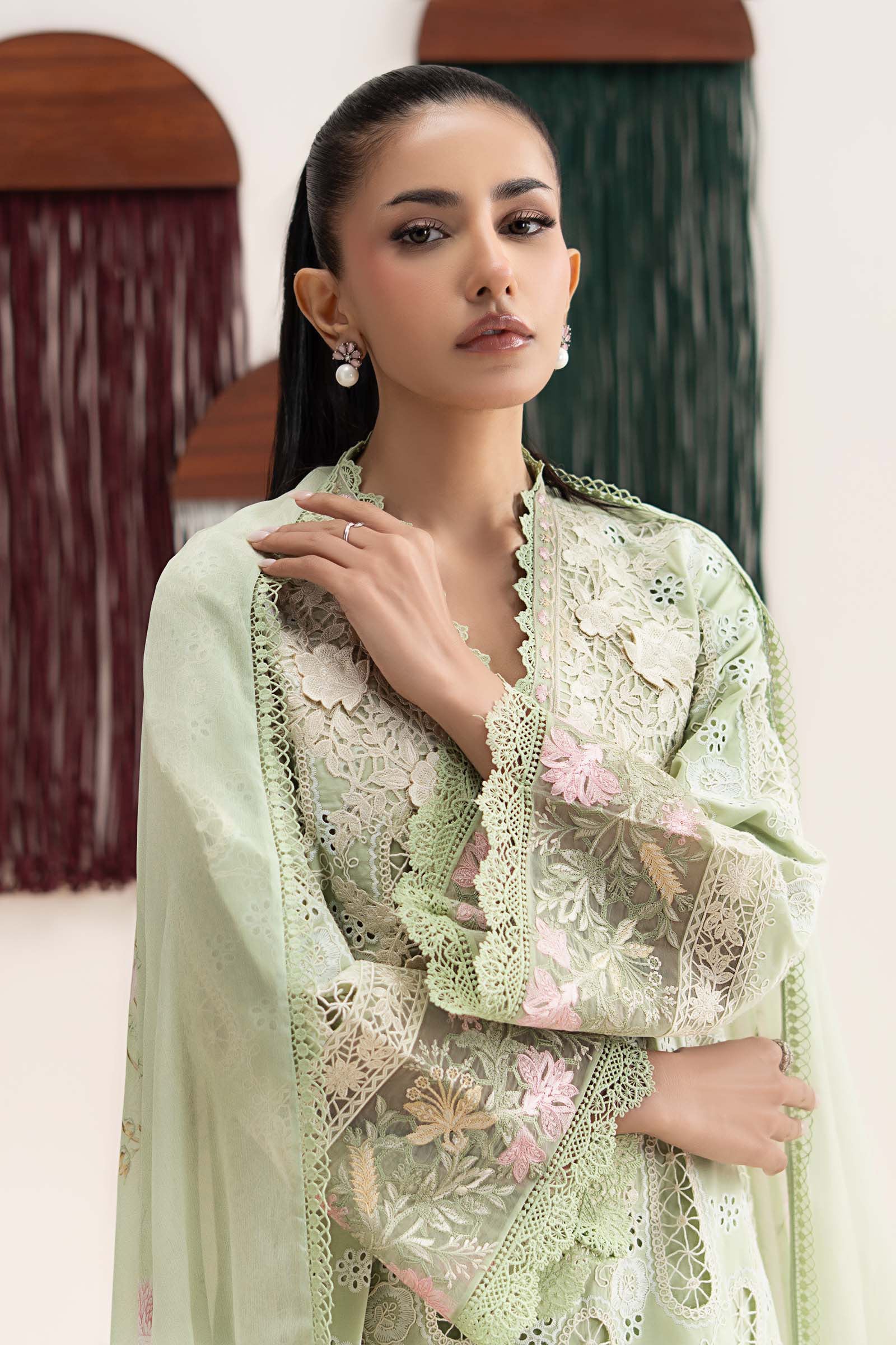 3 Piece Embroidered Lawn Suit - Image 2