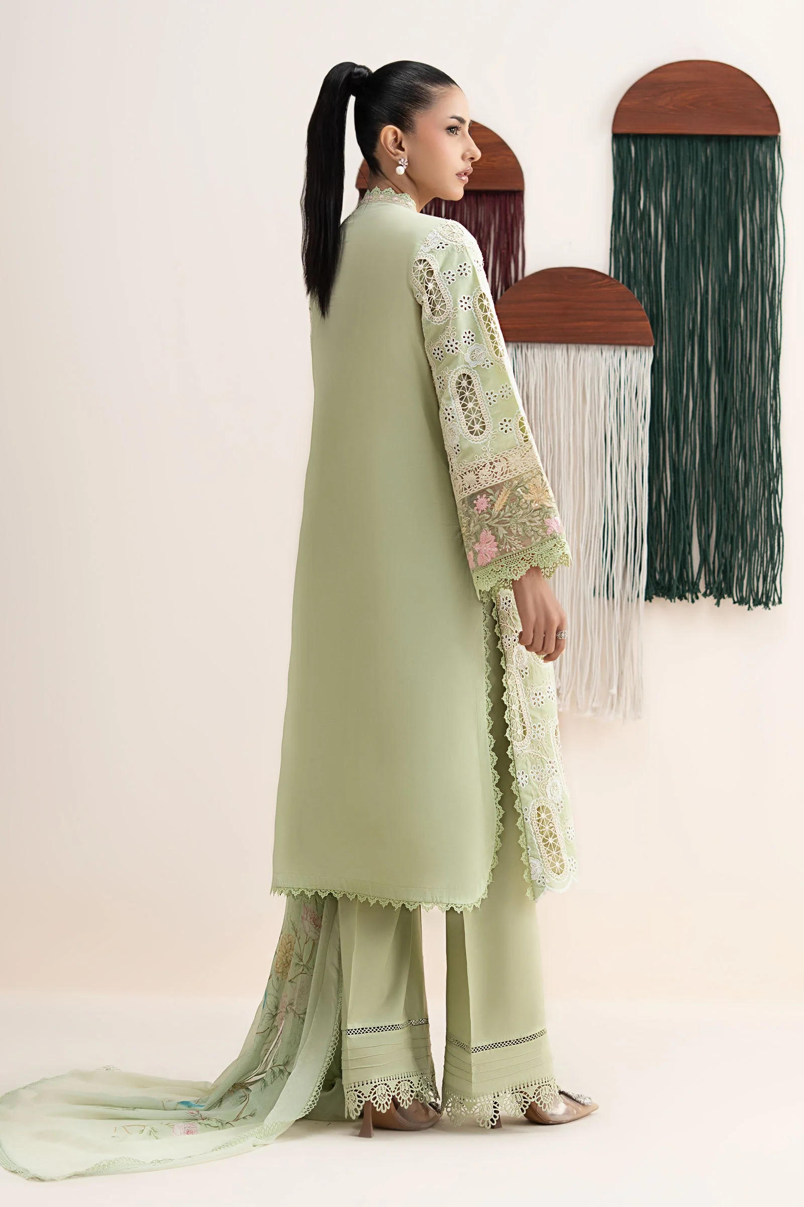 3 Piece Embroidered Lawn Suit - Image 7