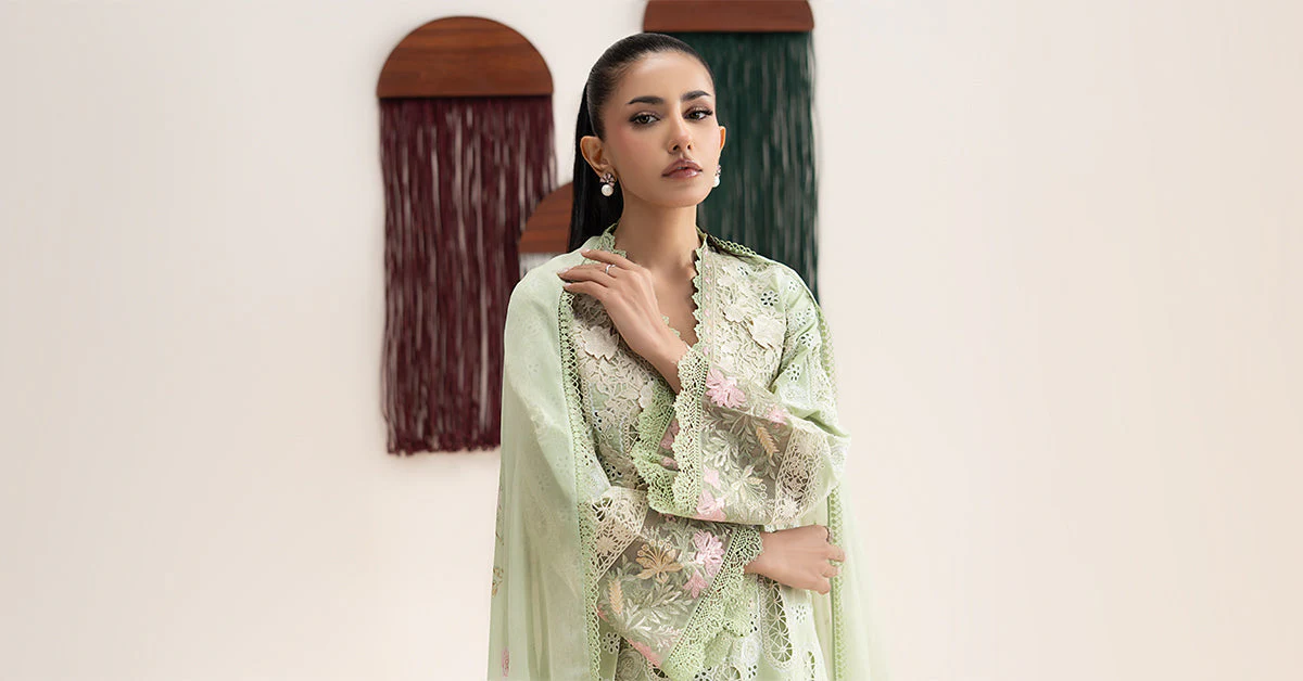 3 Piece Embroidered Lawn Suit - Image 8