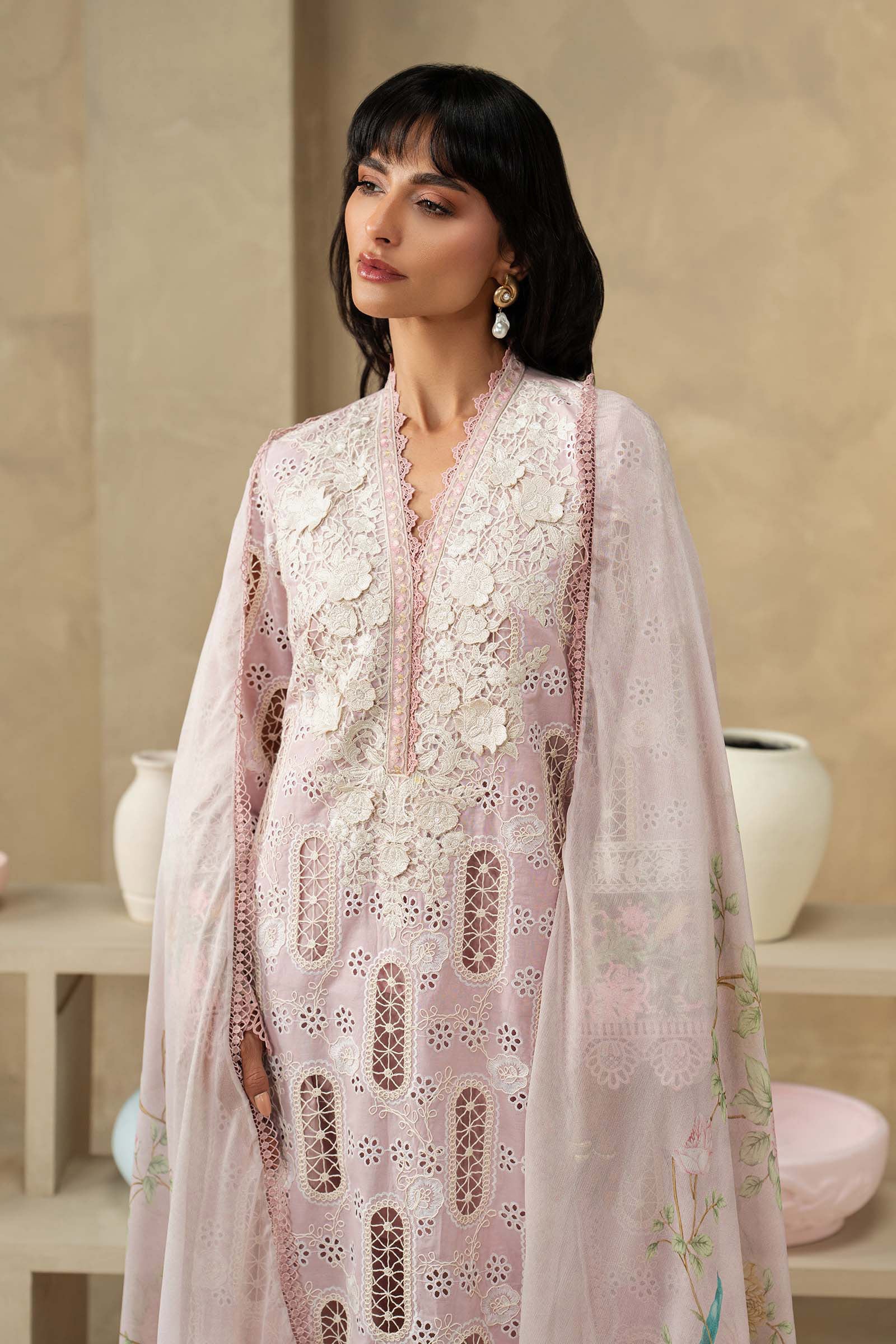 3 Piece Embroidered Lawn Suit - Image 4
