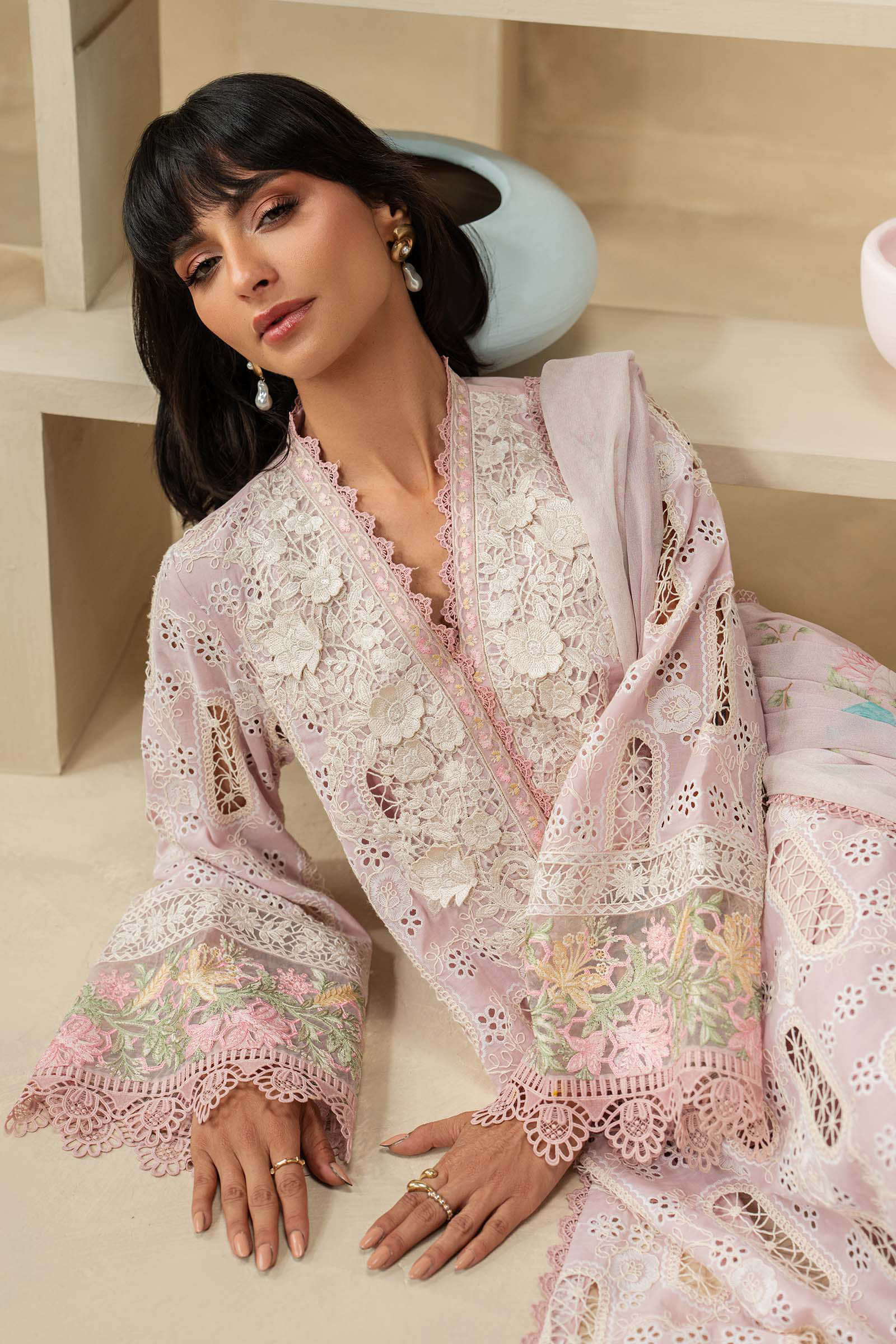 3 Piece Embroidered Lawn Suit - Image 5