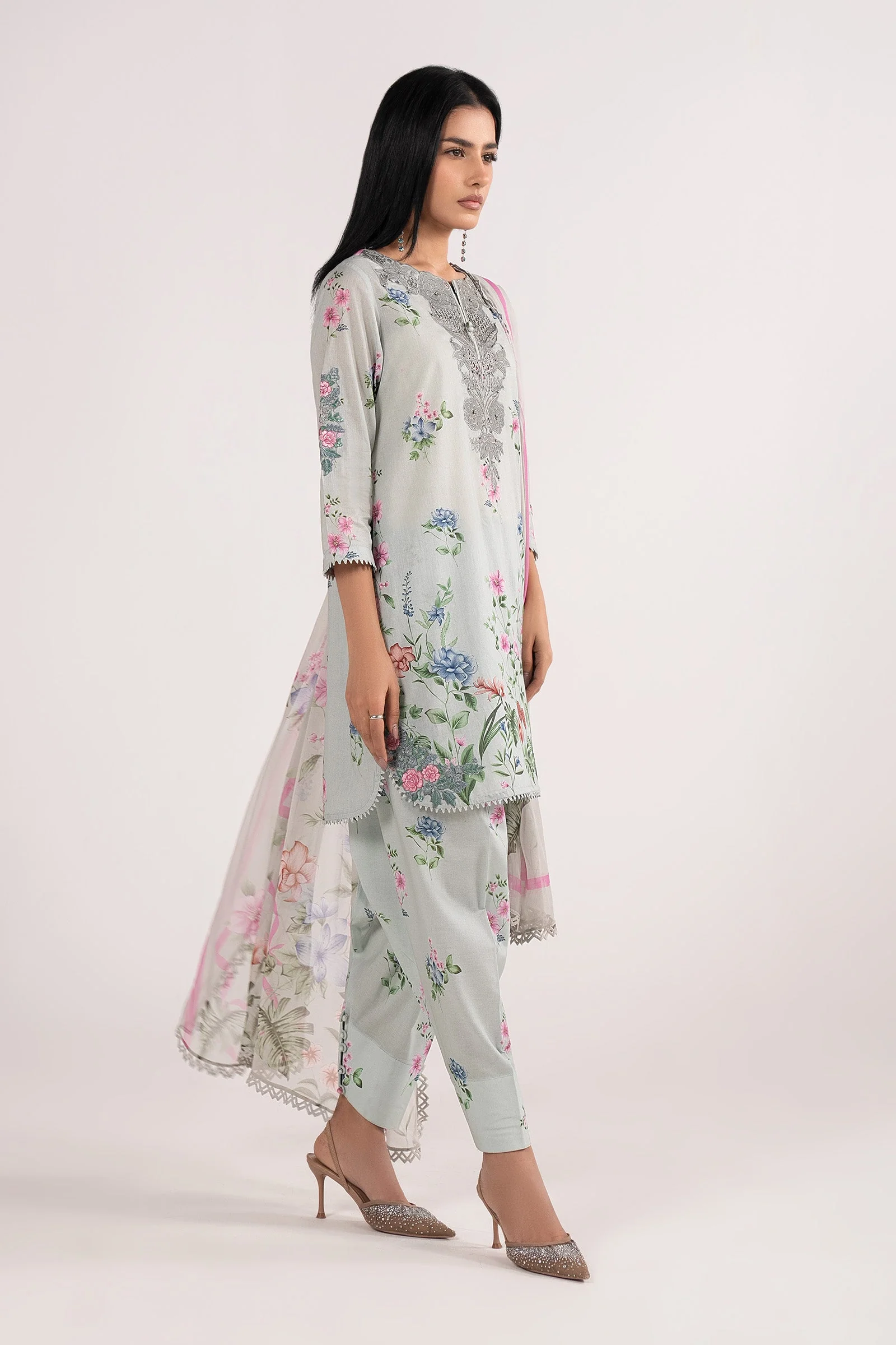 3 Piece Embroidered Lawn Suit - Image 6