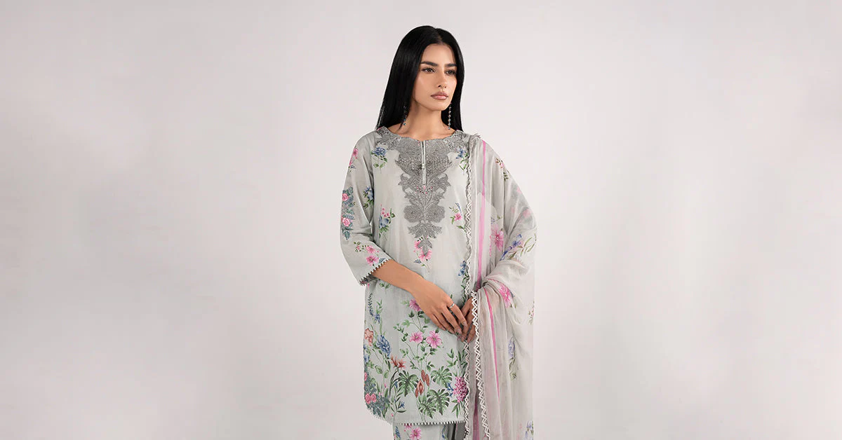 3 Piece Embroidered Lawn Suit - Image 8