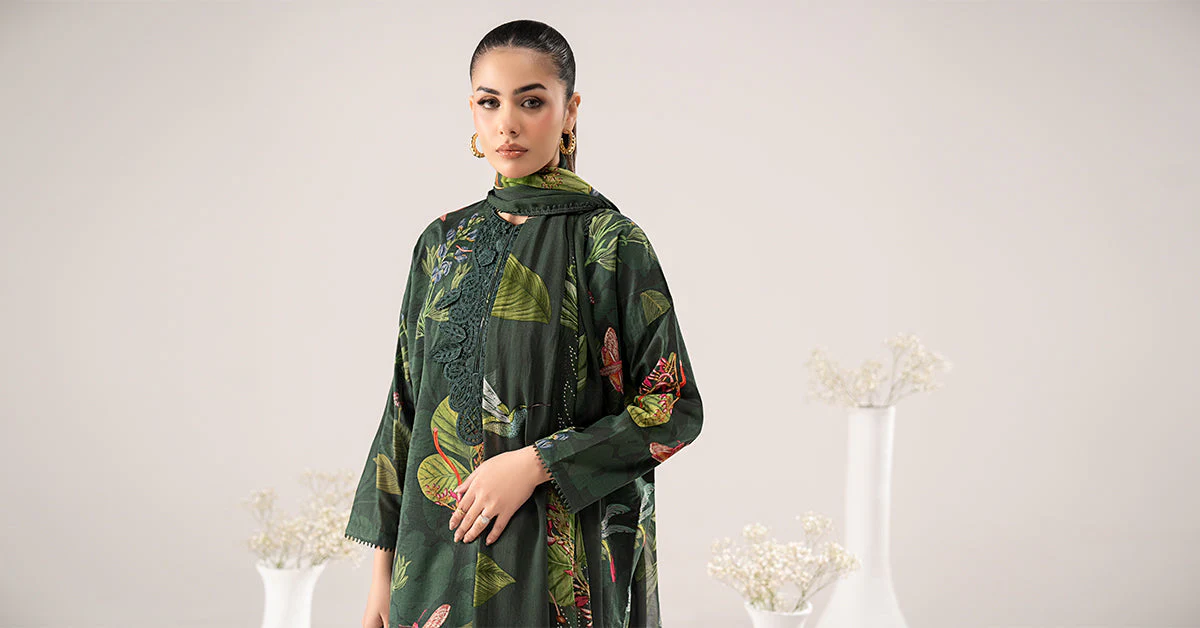 3 Piece Embroidered Lawn Suit - Image 7
