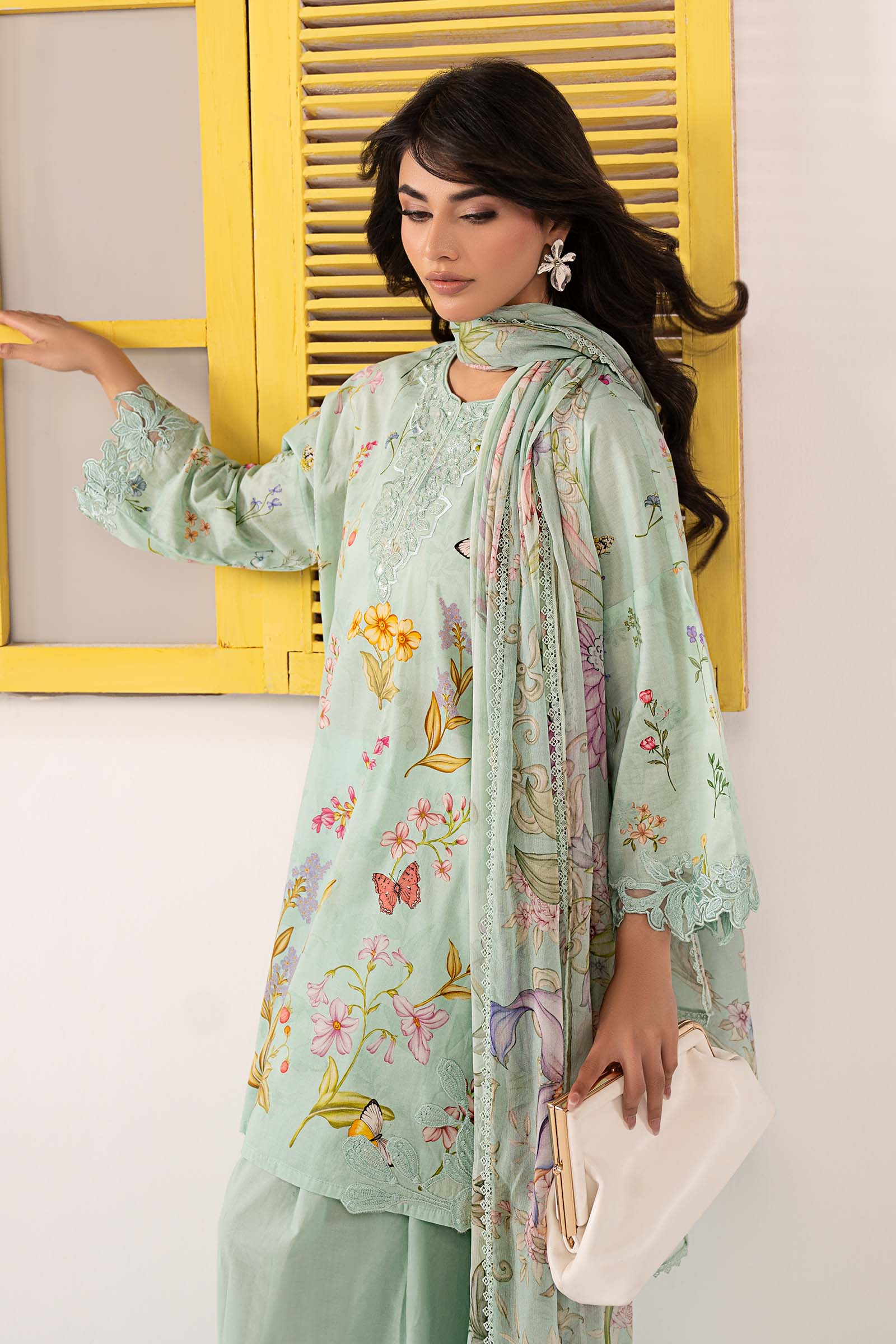 3 Piece Embroidered Lawn Suit - Image 3