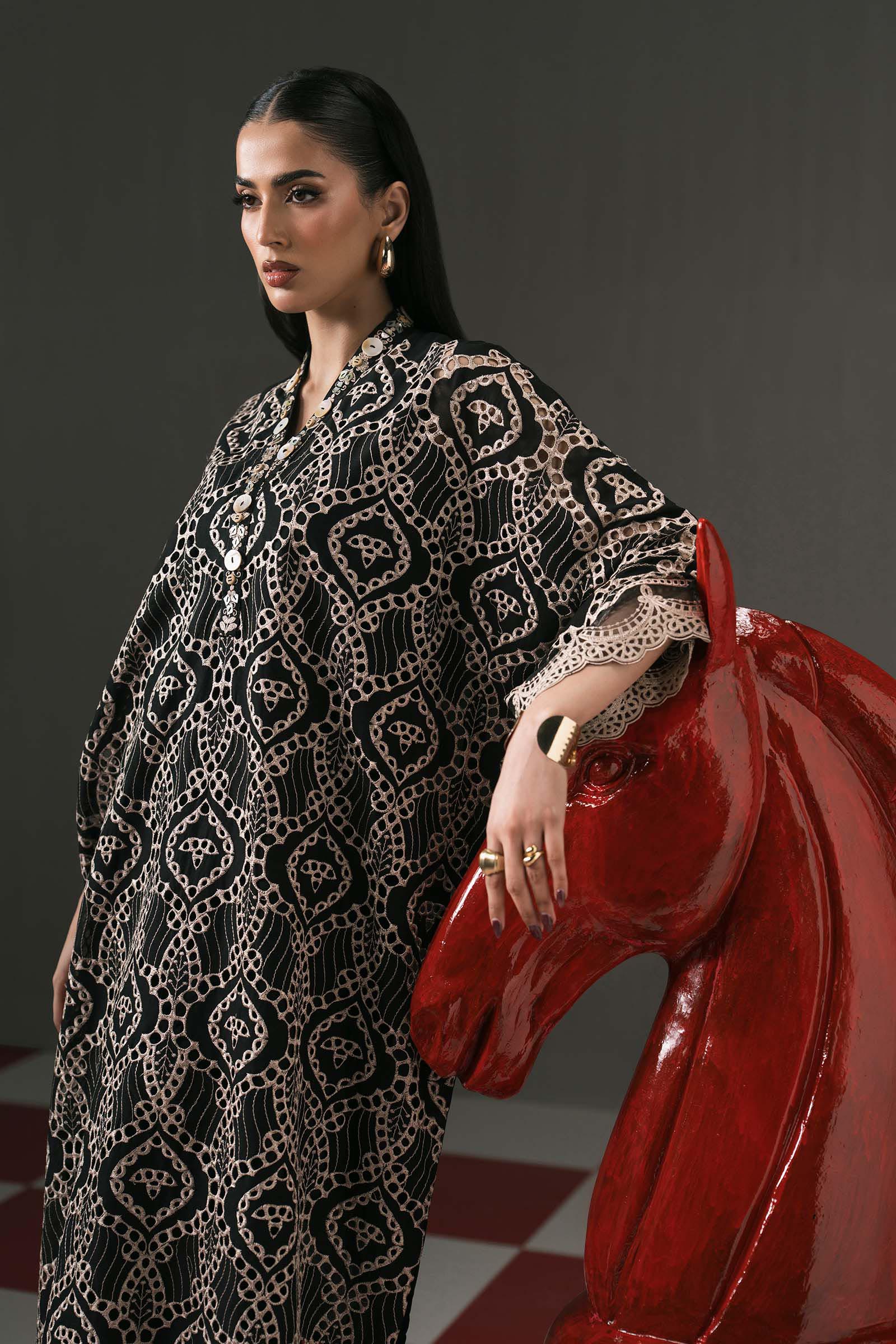 3 Piece Embroidered Lawn Suit - Image 3