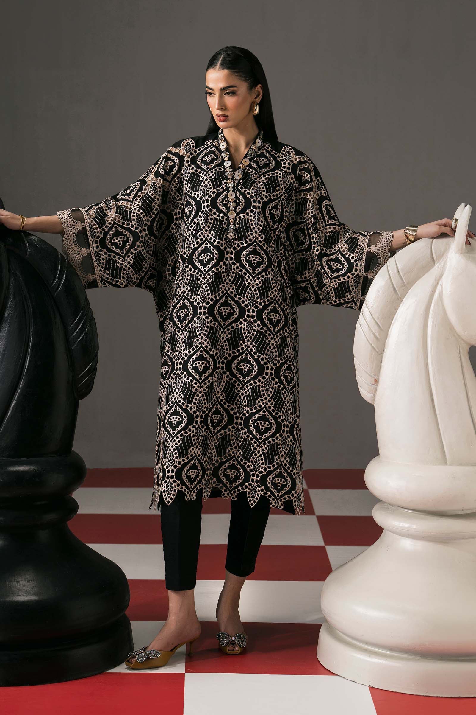 3 Piece Embroidered Lawn Suit - Image 4