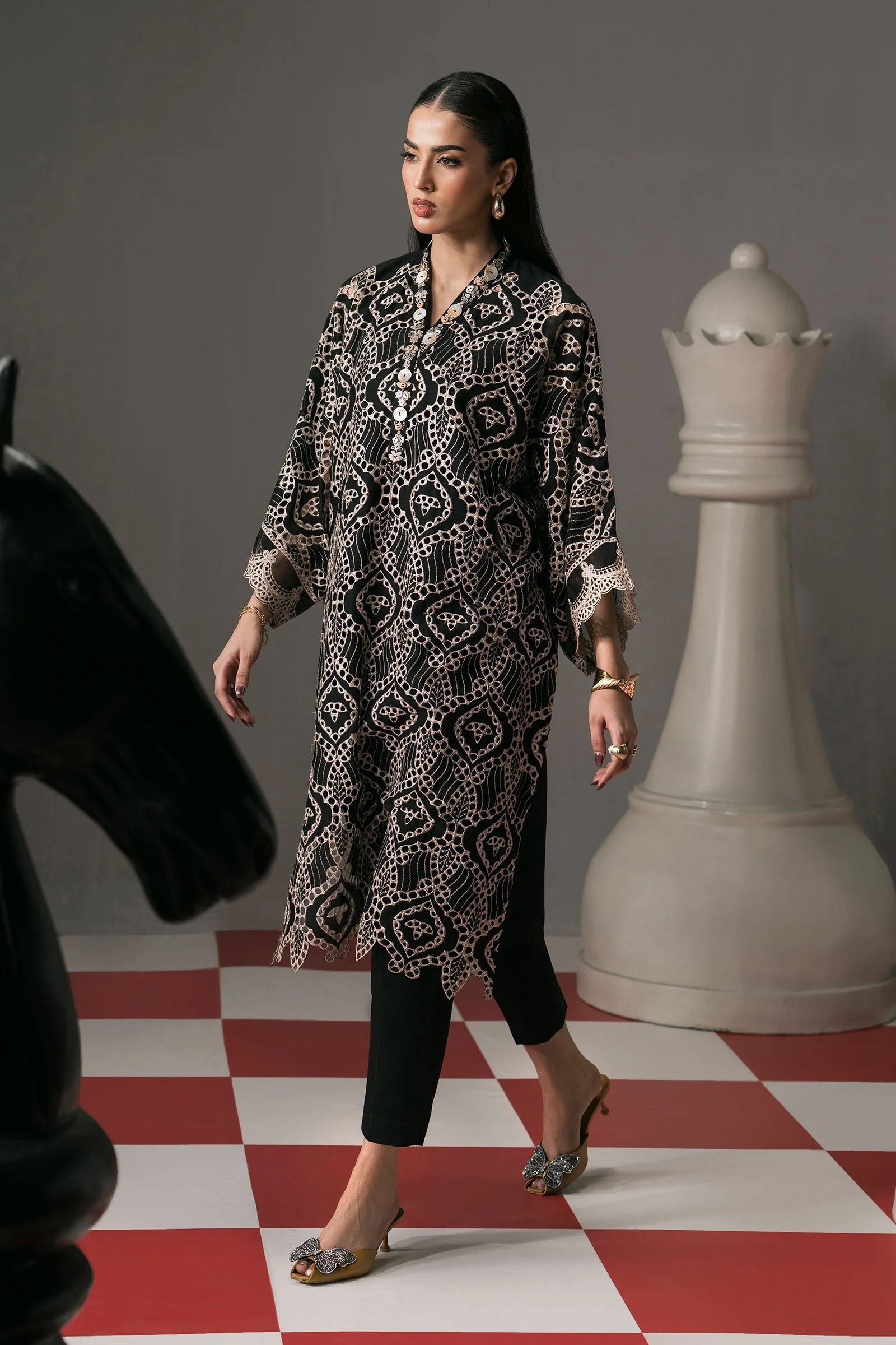 3 Piece Embroidered Lawn Suit - Image 5