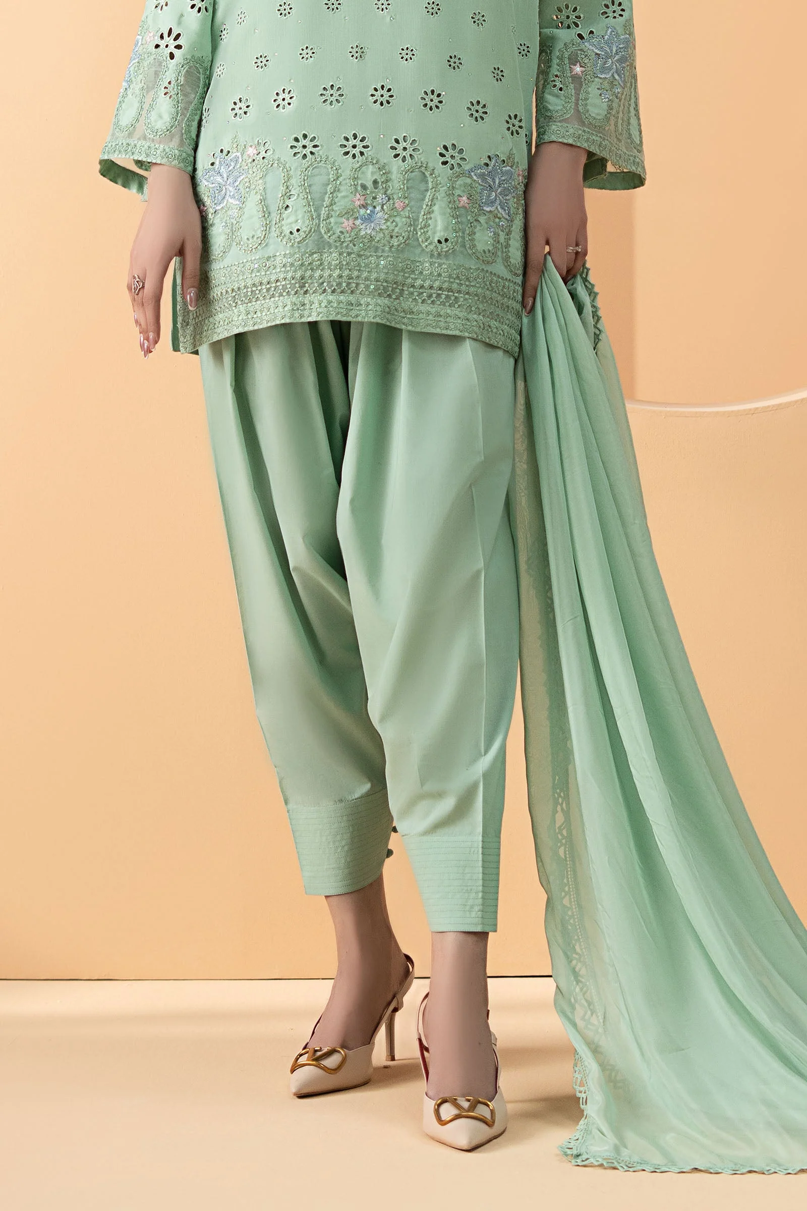 3 Piece Embroidered Pk Raw Silk Suit - Image 4