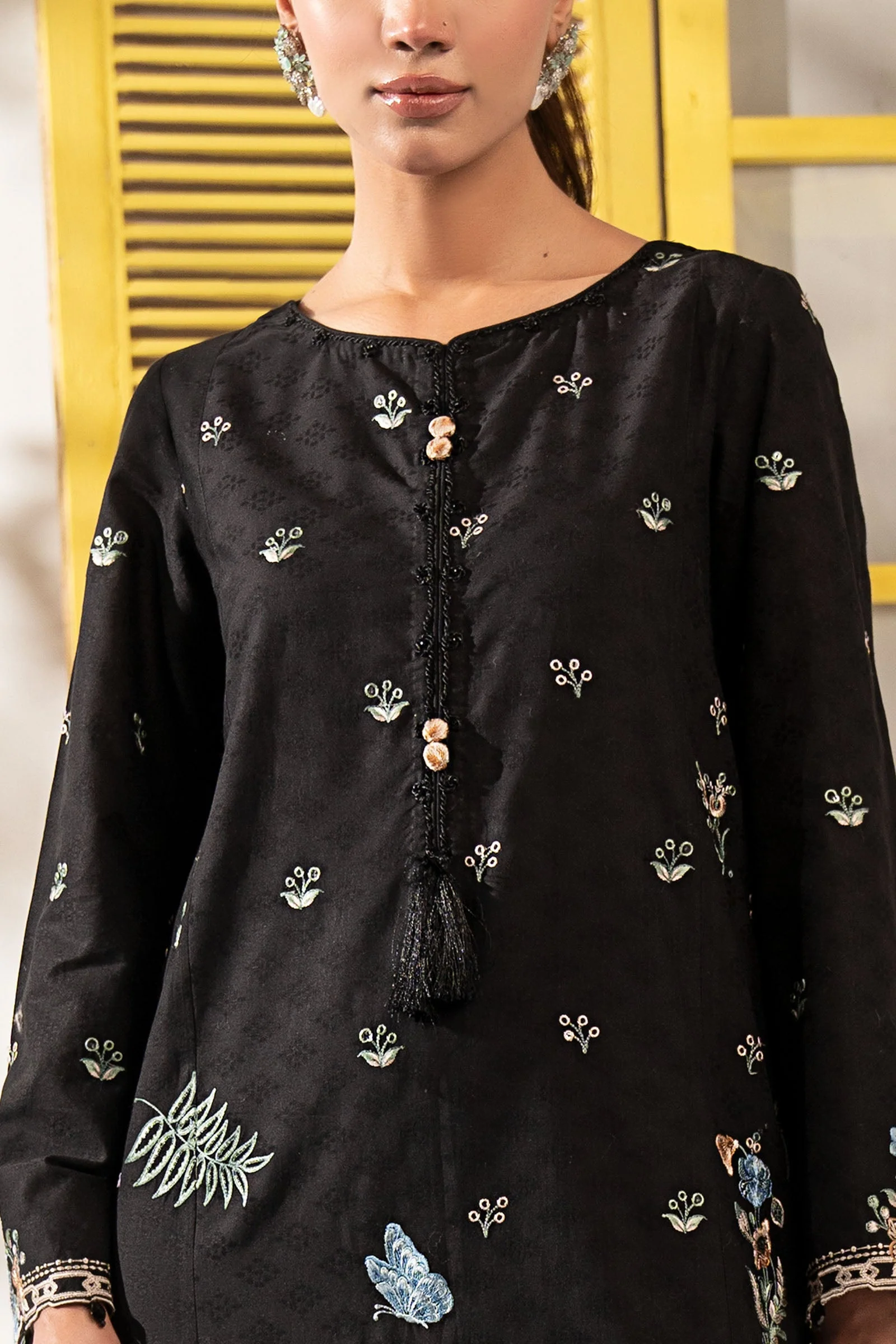 3 Piece Embroidered Dobby Lawn Suit - Image 4