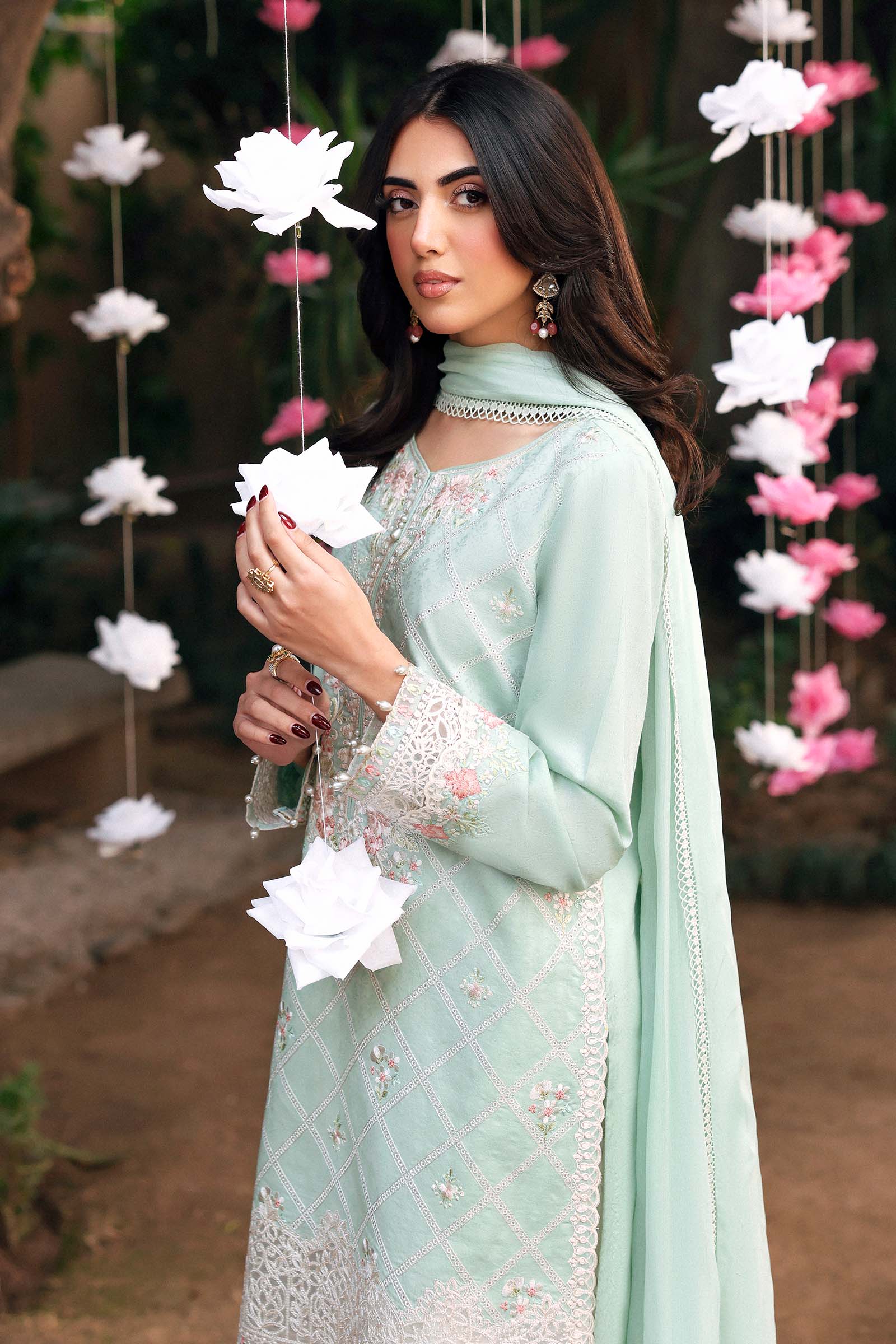 3 Piece Embroidered Dobby Lawn Suit - Image 4
