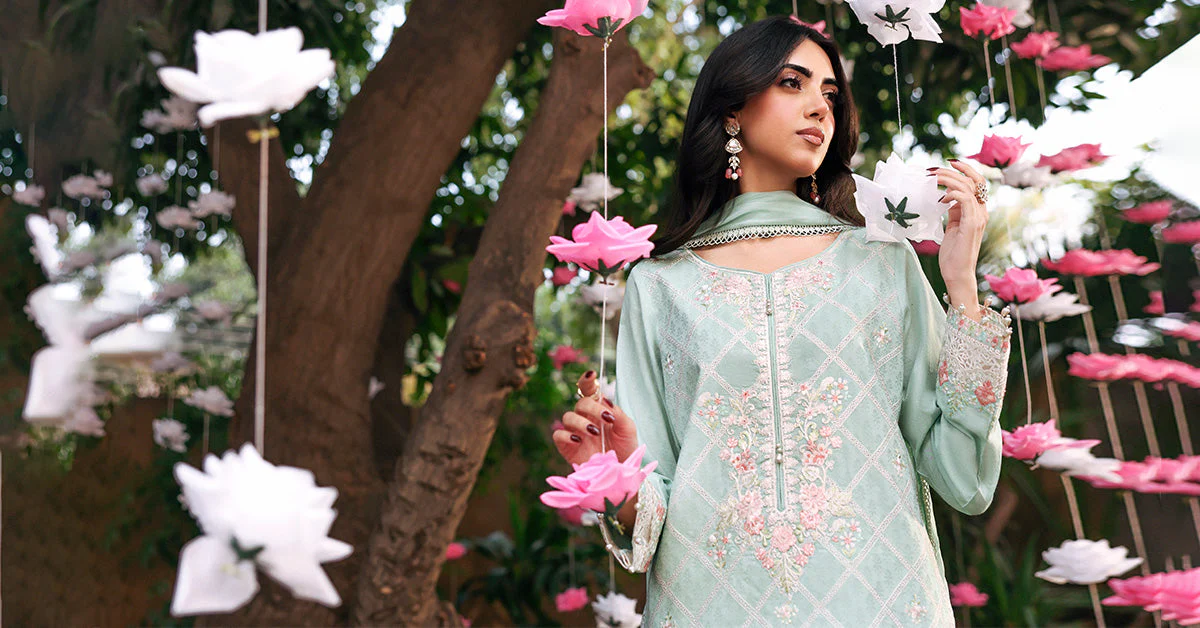 3 Piece Embroidered Dobby Lawn Suit - Image 5