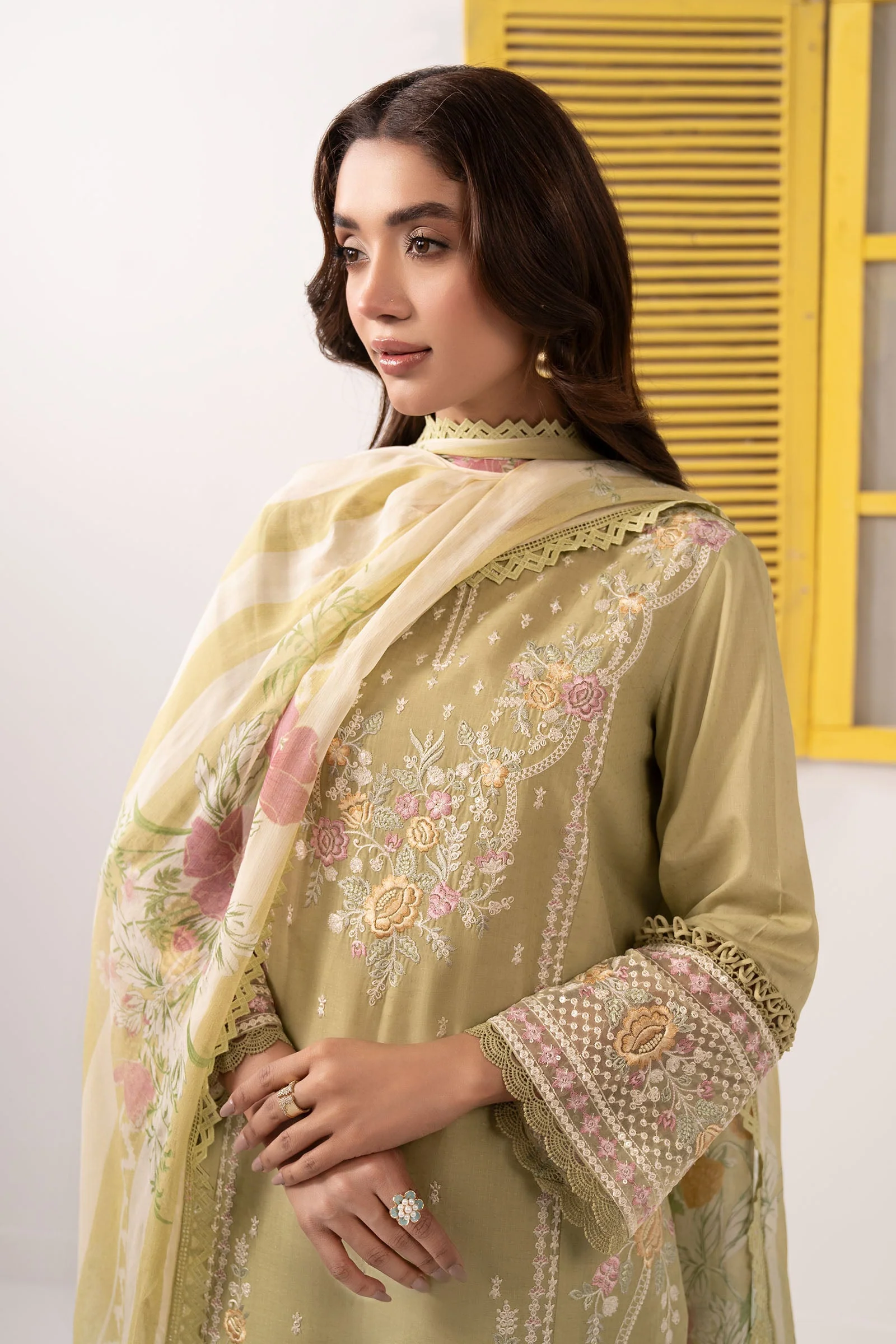 3 Piece Embroidered Dobby Lawn Suit - Image 4