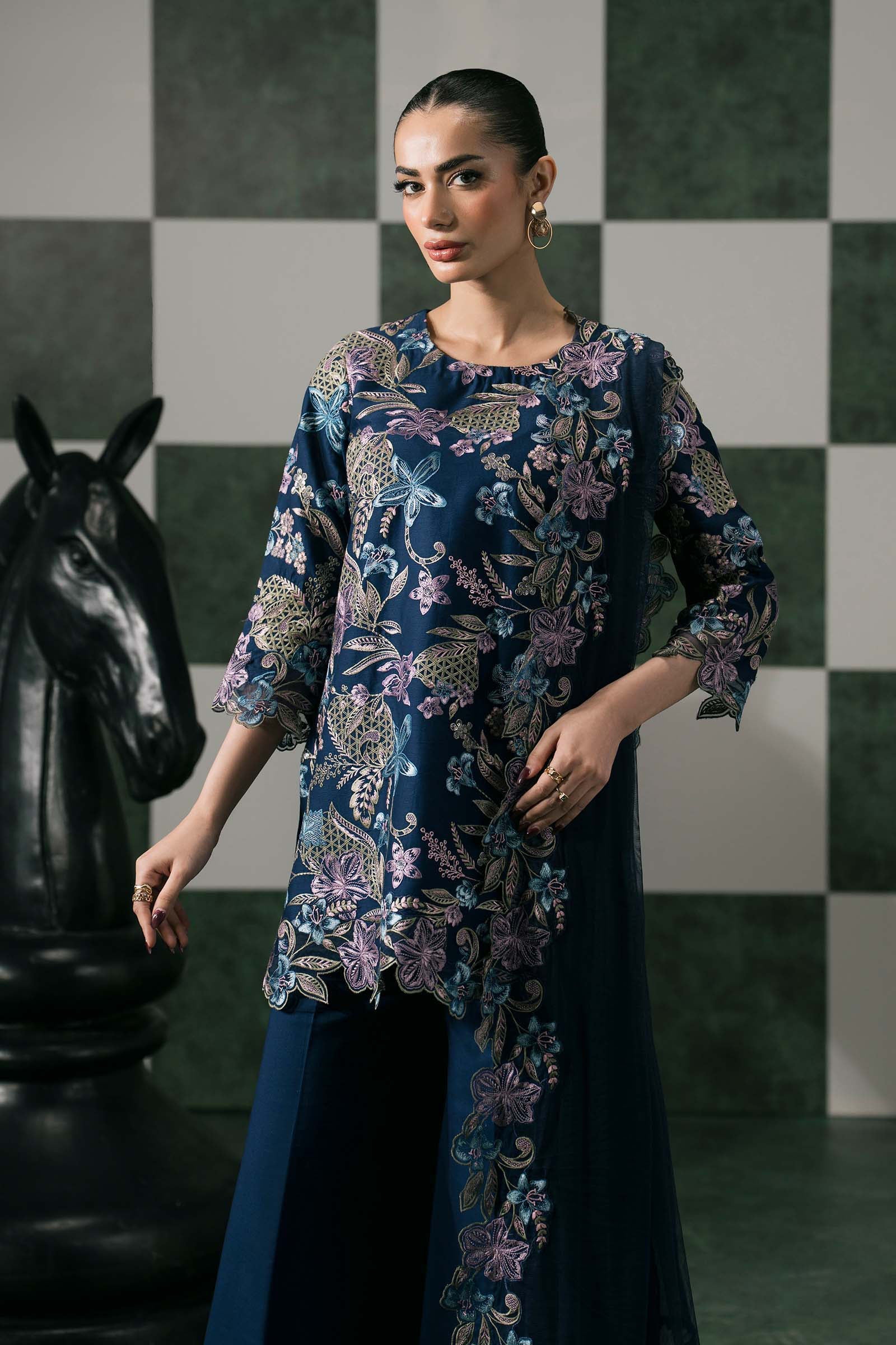 3 Piece Embroidered Dobby Lawn Suit - Image 3