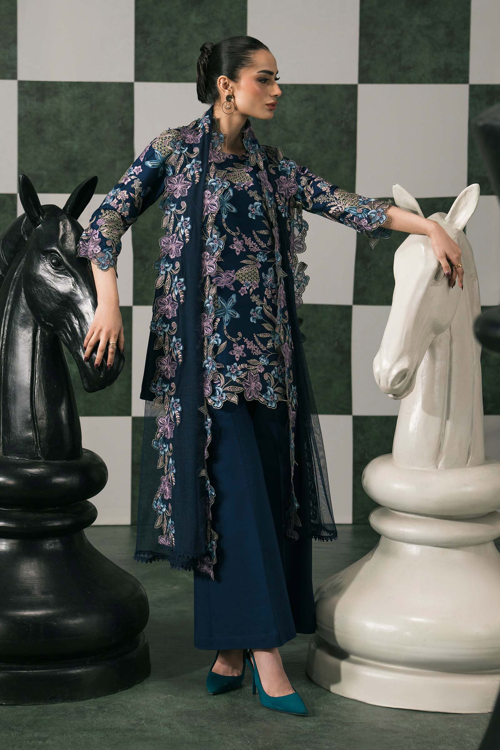 3 Piece Embroidered Dobby Lawn Suit - Image 6