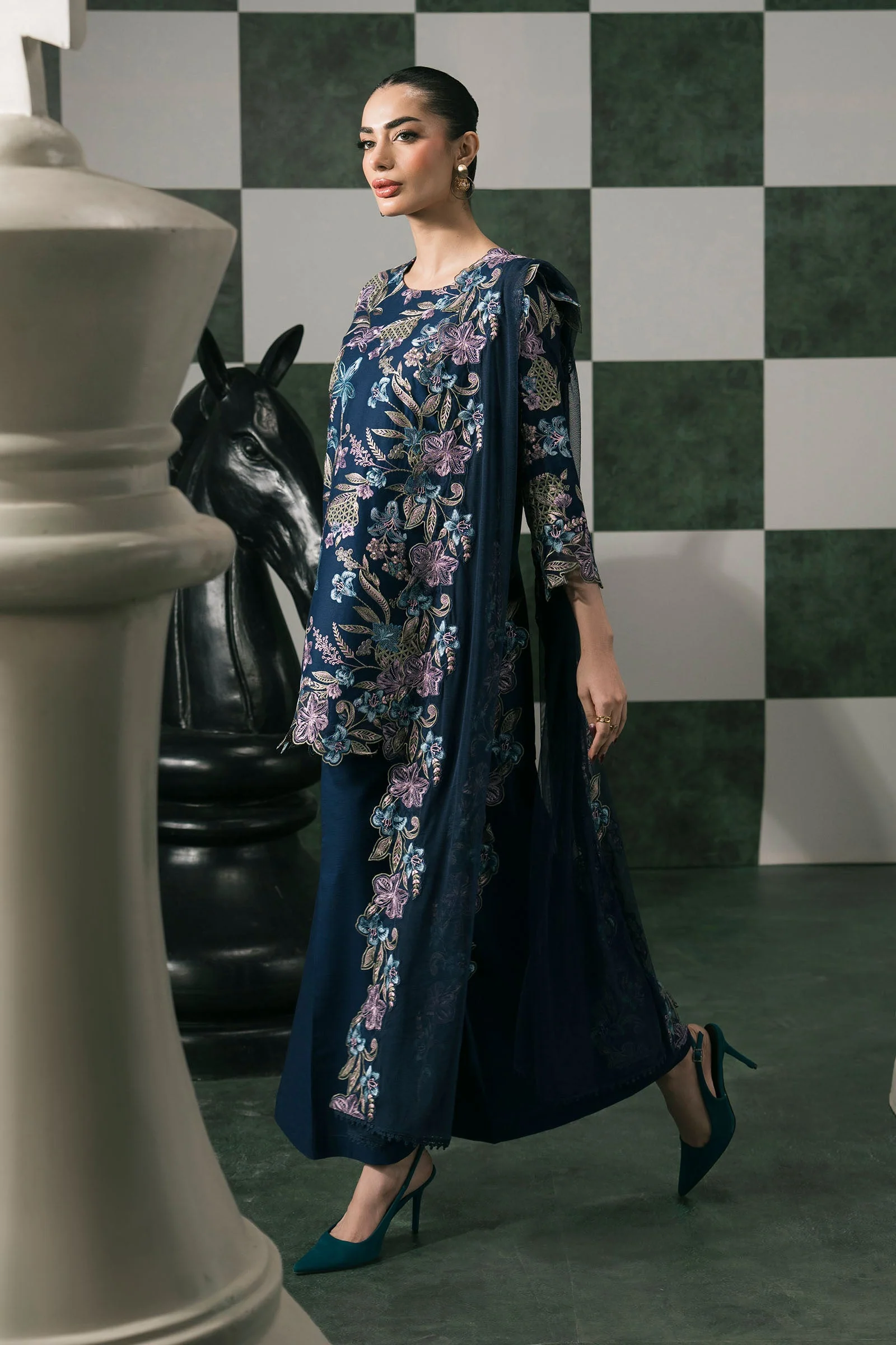 3 Piece Embroidered Dobby Lawn Suit - Image 7