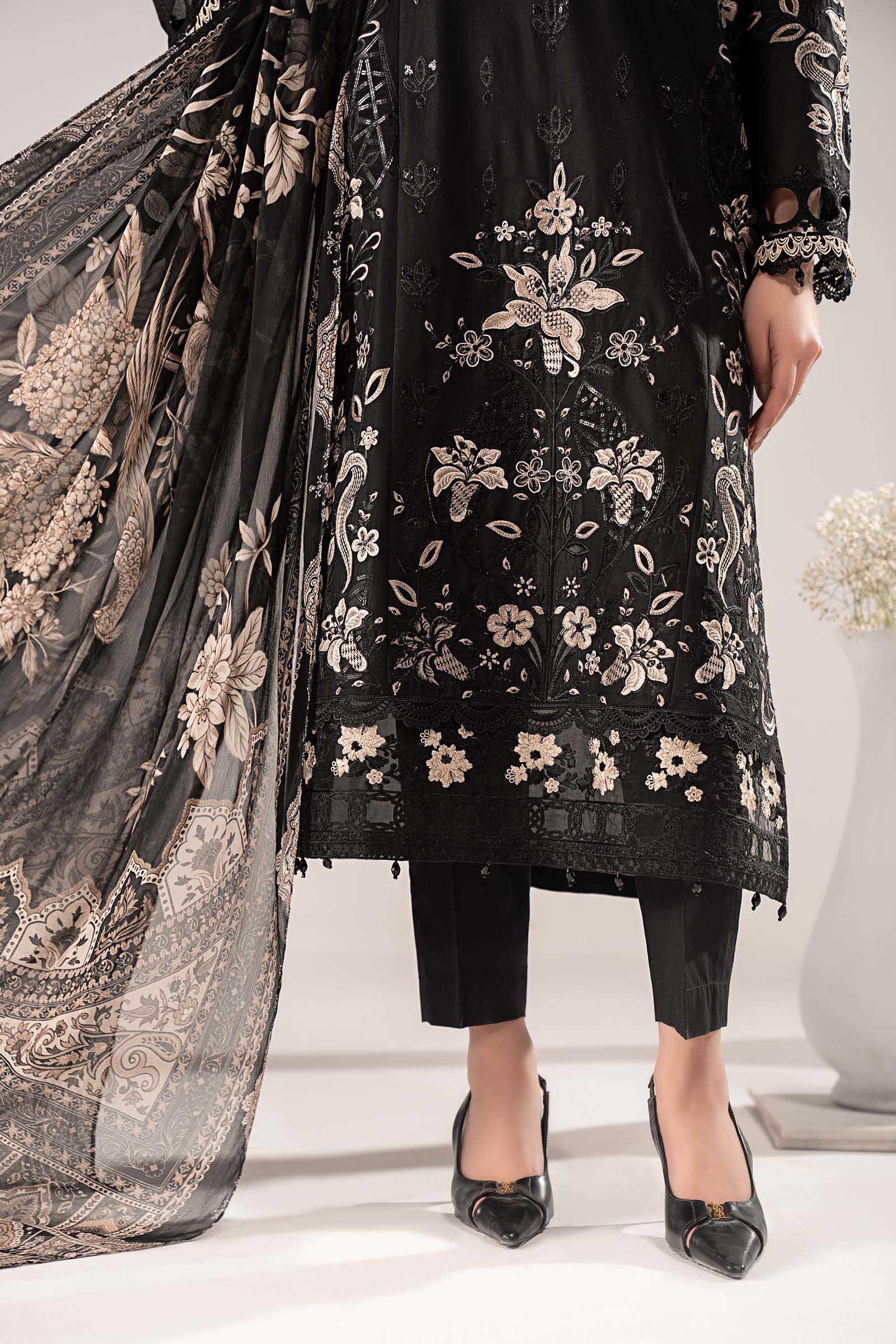 3 Piece Embroidered Lawn Suit - Image 5
