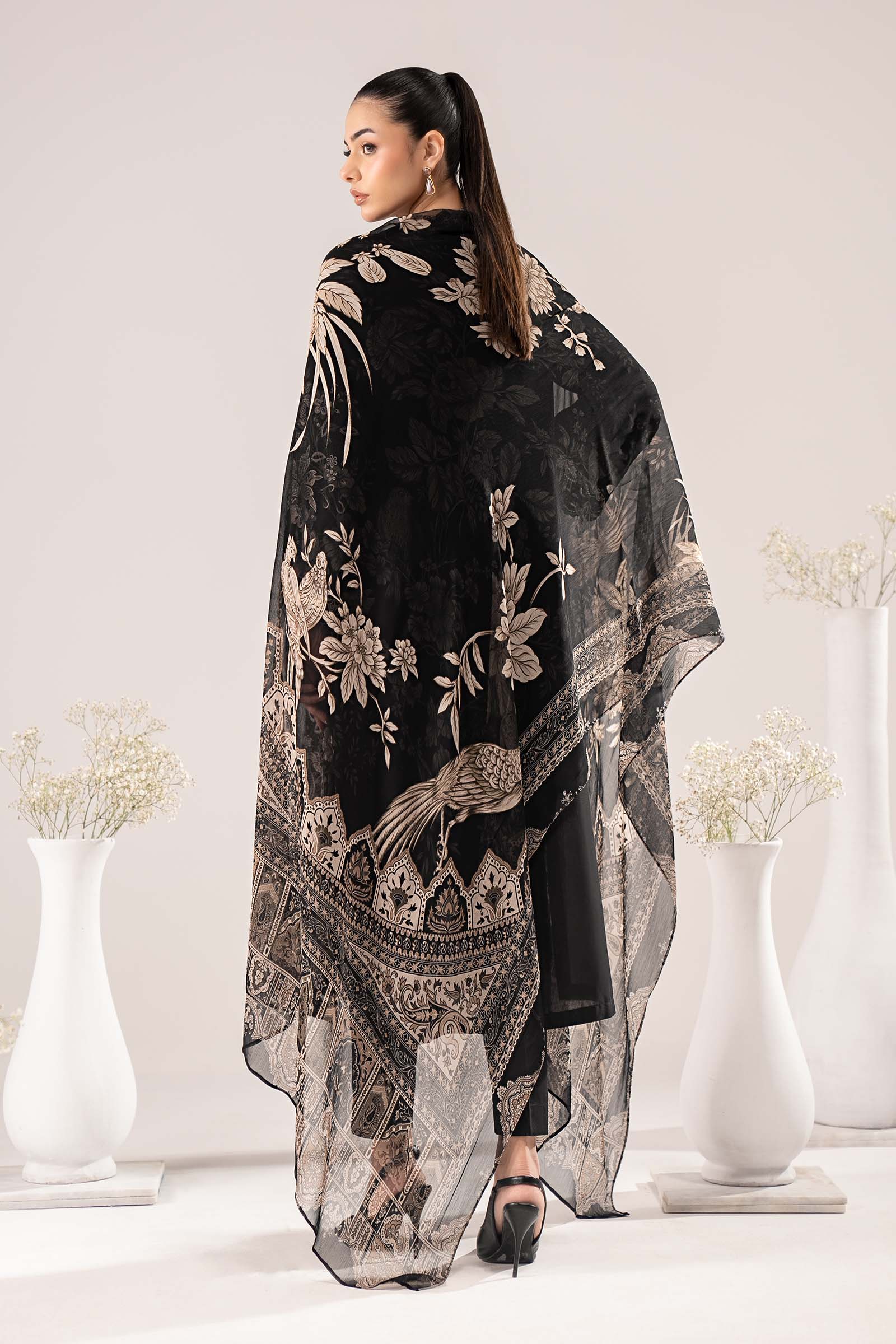 3 Piece Embroidered Lawn Suit - Image 7