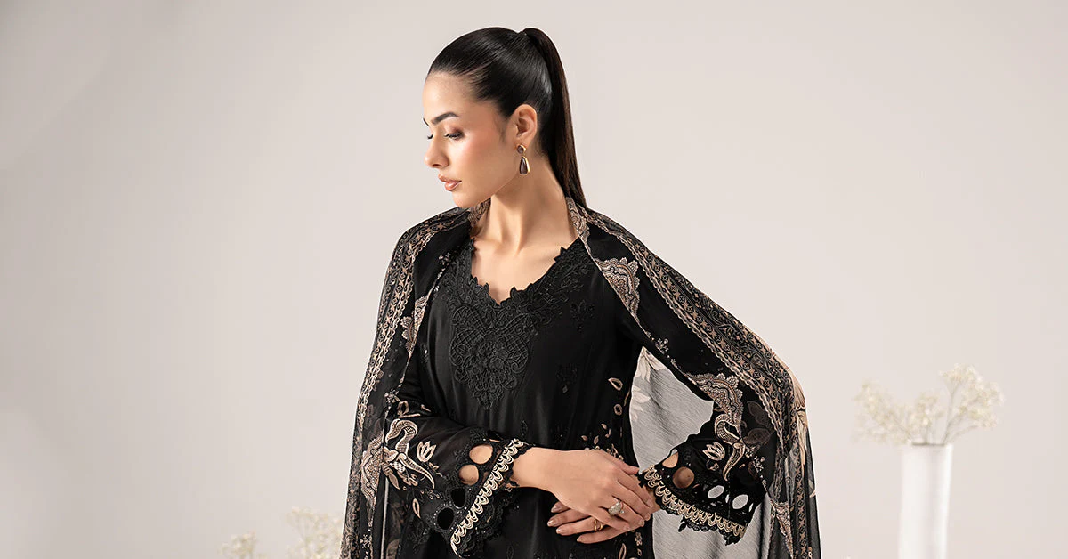 3 Piece Embroidered Lawn Suit - Image 8