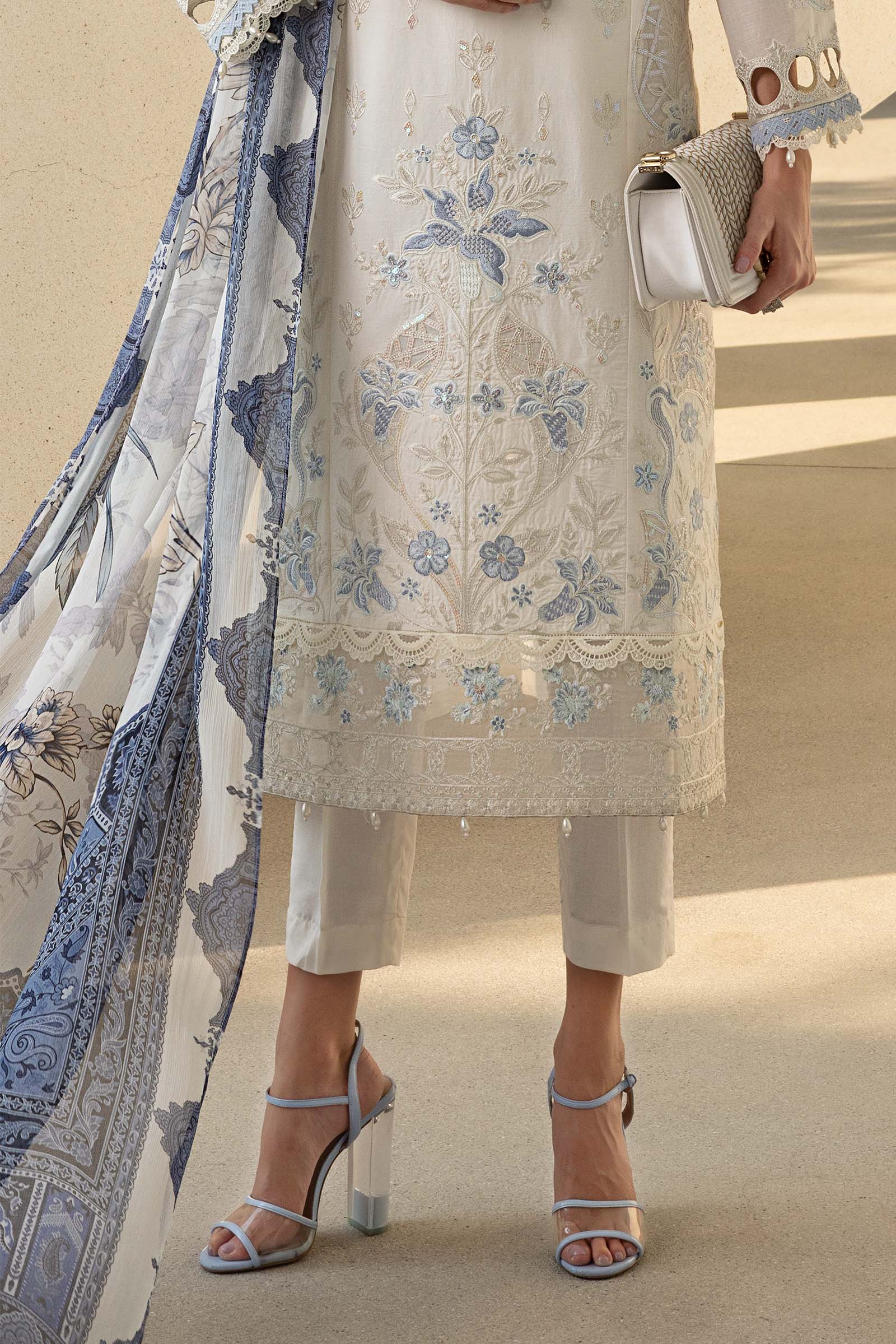3 Piece Embroidered Lawn Suit - Image 4