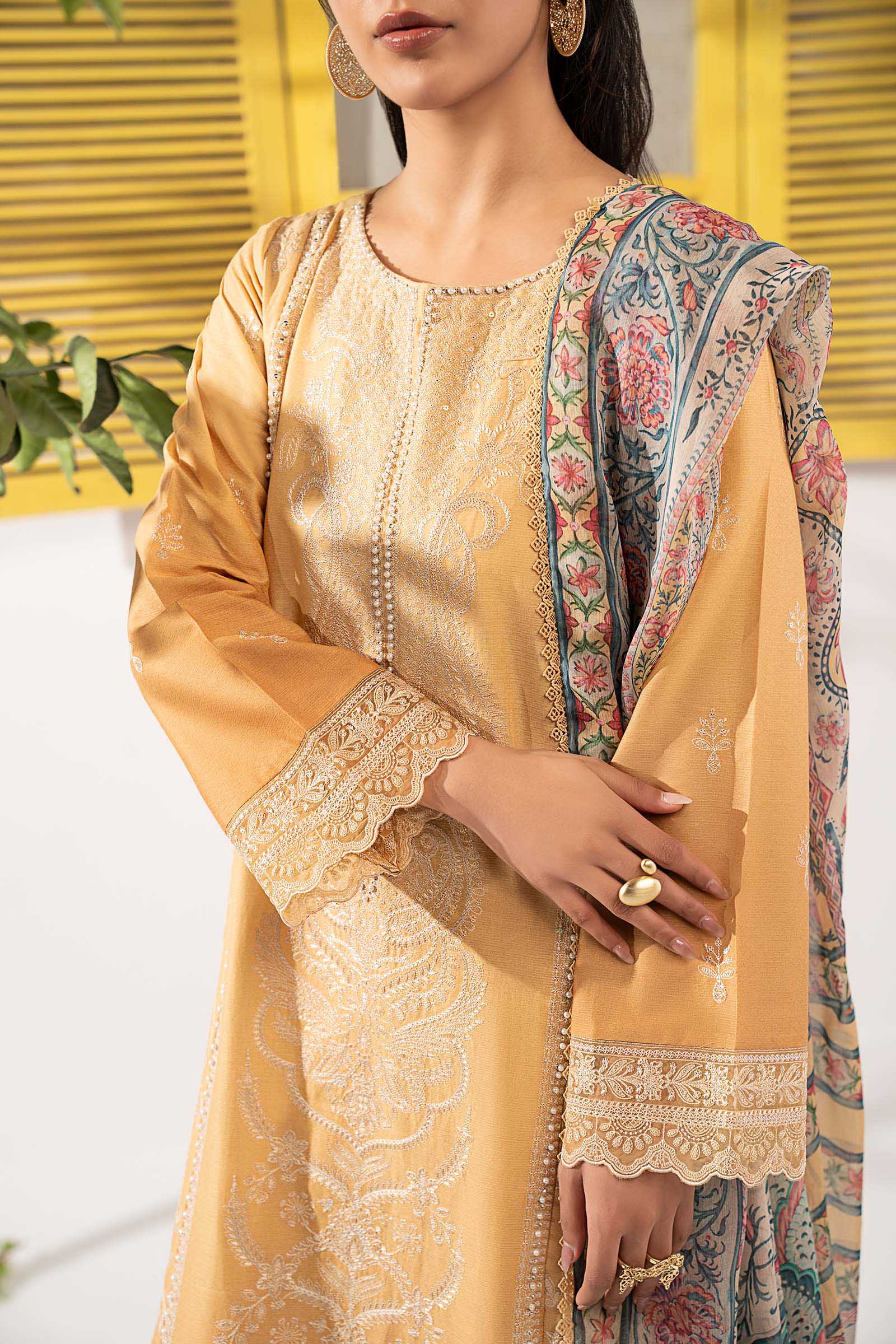3 Piece Embroidered Dobby Lawn Suit - Image 3