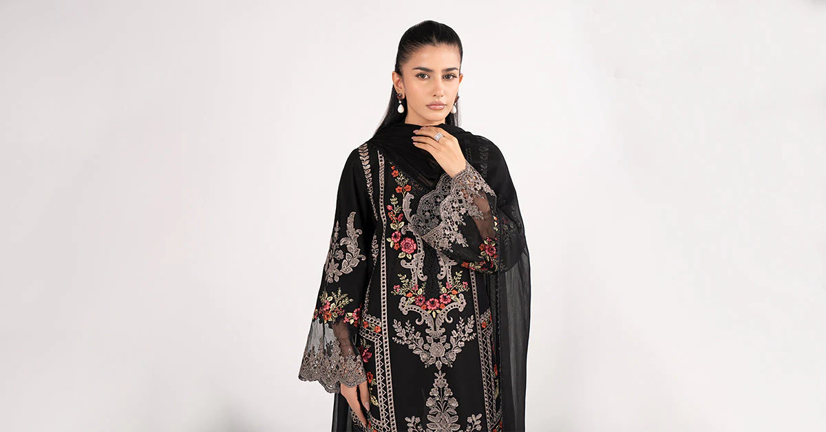 3 Piece Embroidered Lawn Suit - Image 10