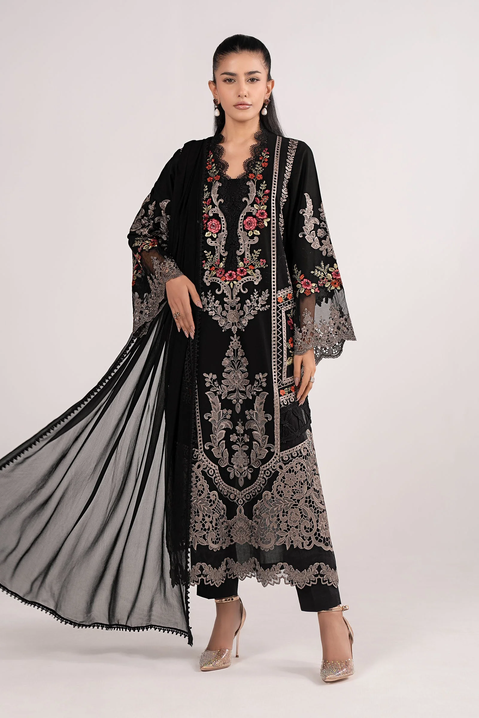3 Piece Embroidered Lawn Suit - Image 2
