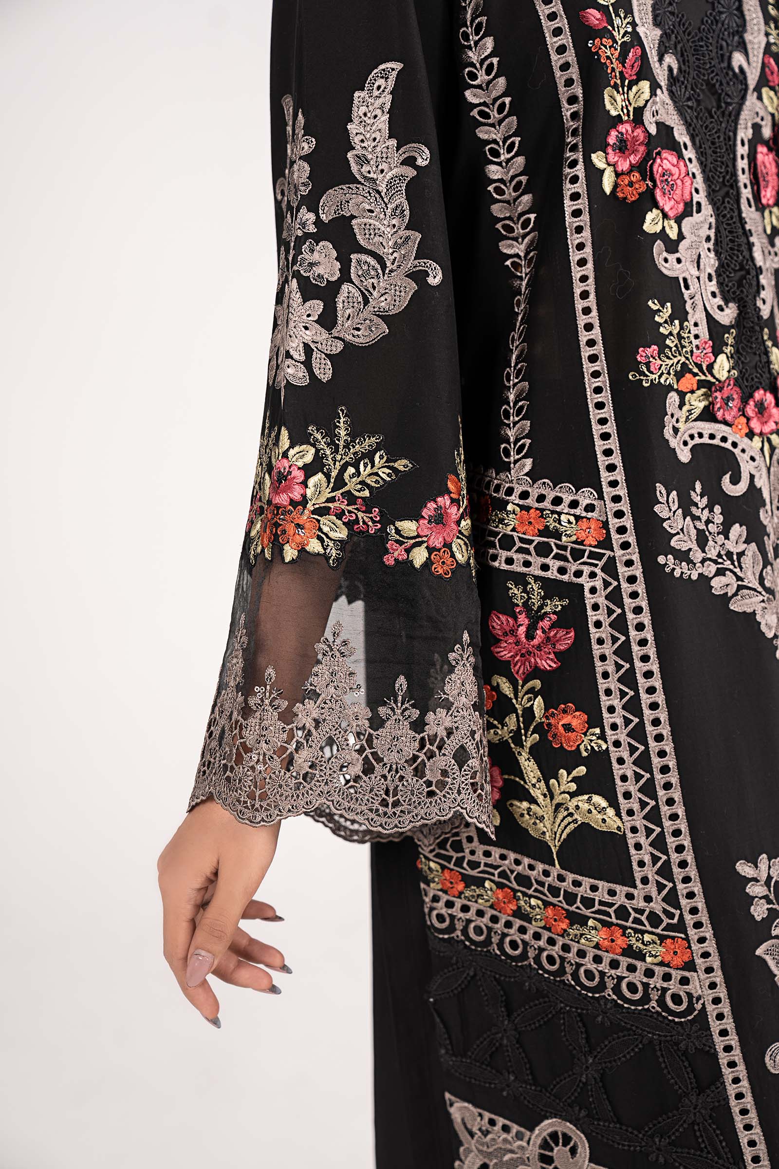 3 Piece Embroidered Lawn Suit - Image 5