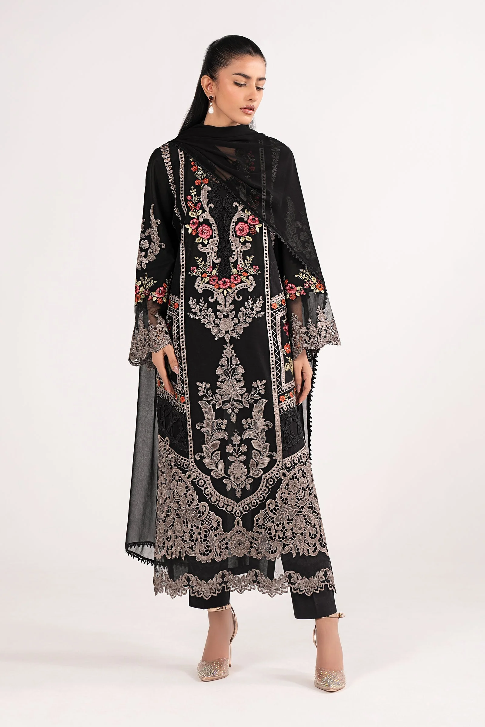 3 Piece Embroidered Lawn Suit - Image 7