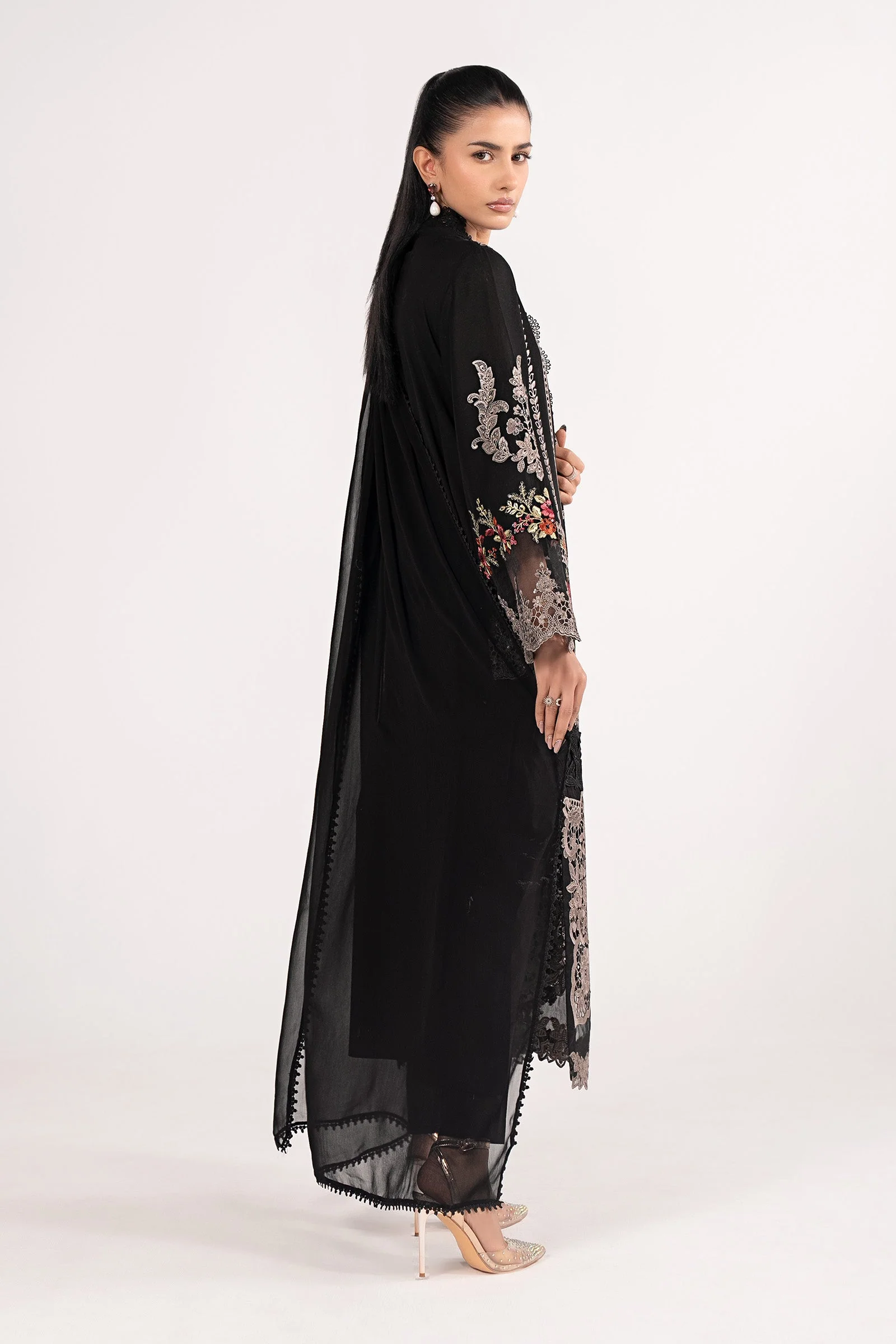 3 Piece Embroidered Lawn Suit - Image 9