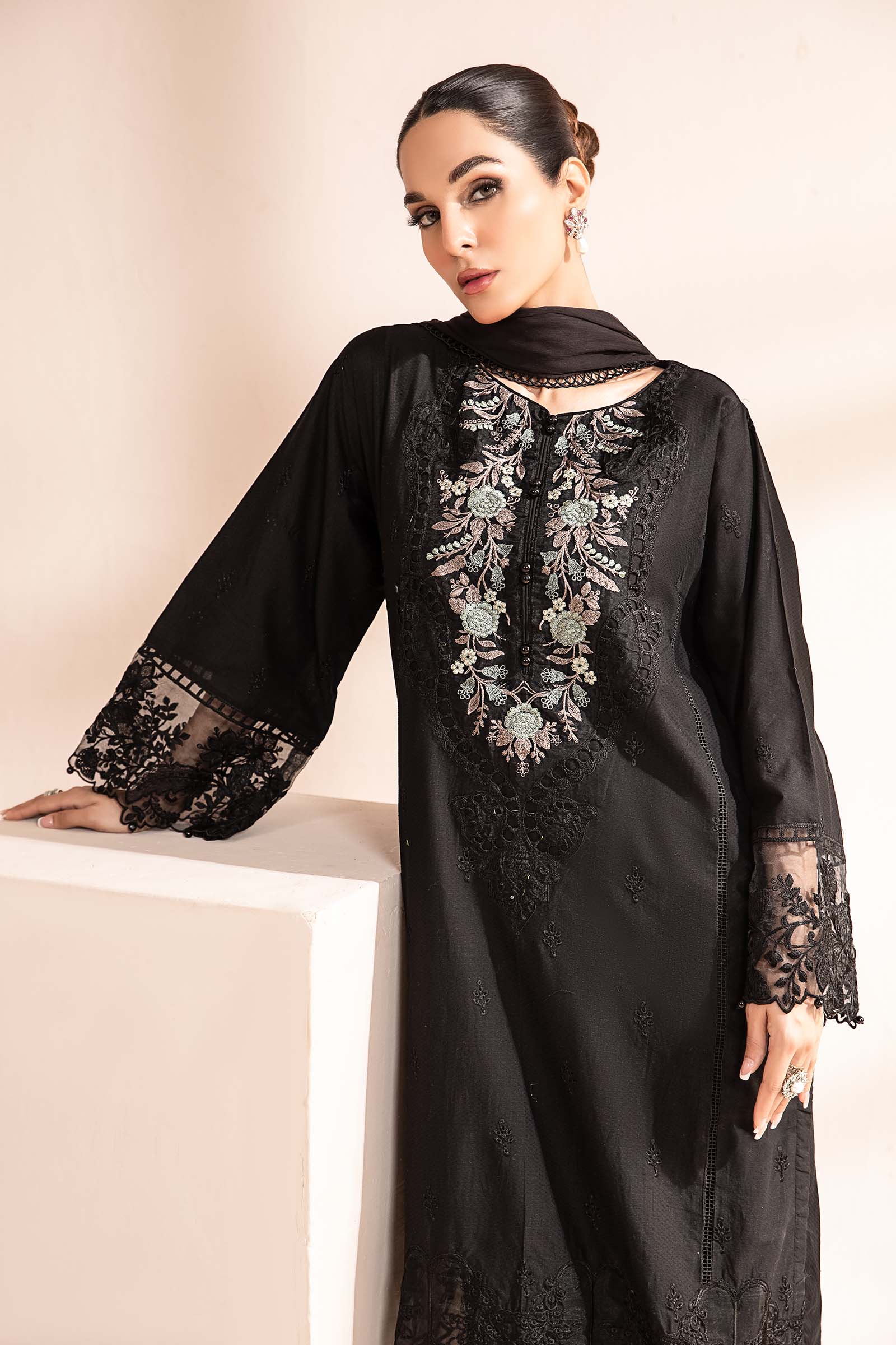 3 Piece Embroidered Self Jacquard Lawn Suit - Image 2