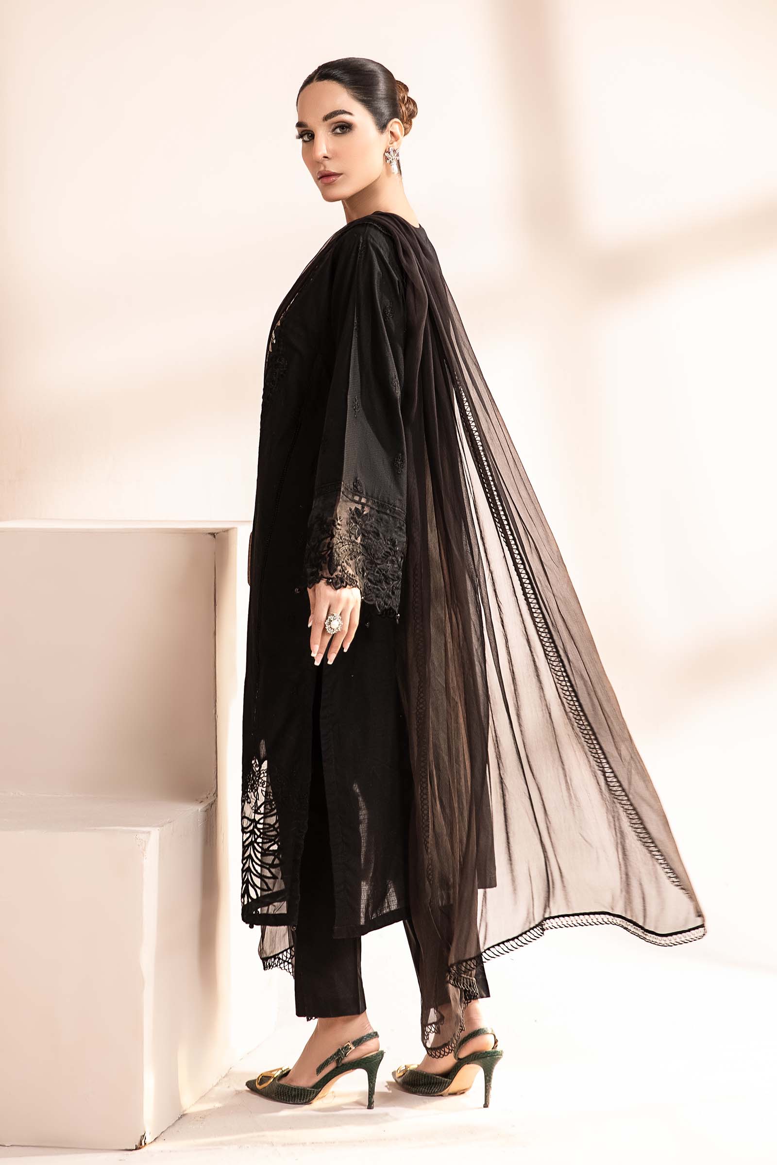 3 Piece Embroidered Self Jacquard Lawn Suit - Image 4