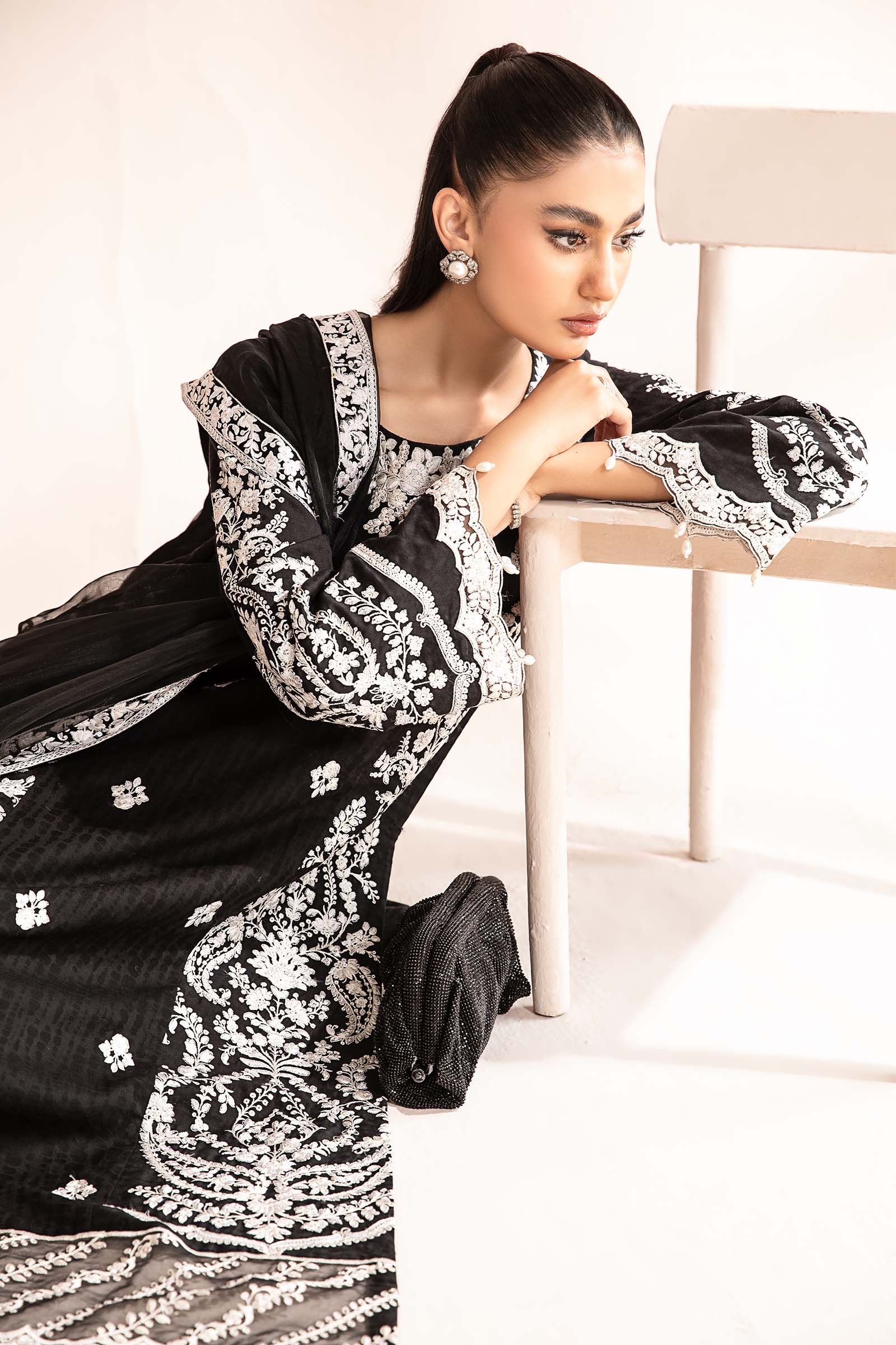3 Piece Embroidered Self Jacquard Lawn Suit - Image 3