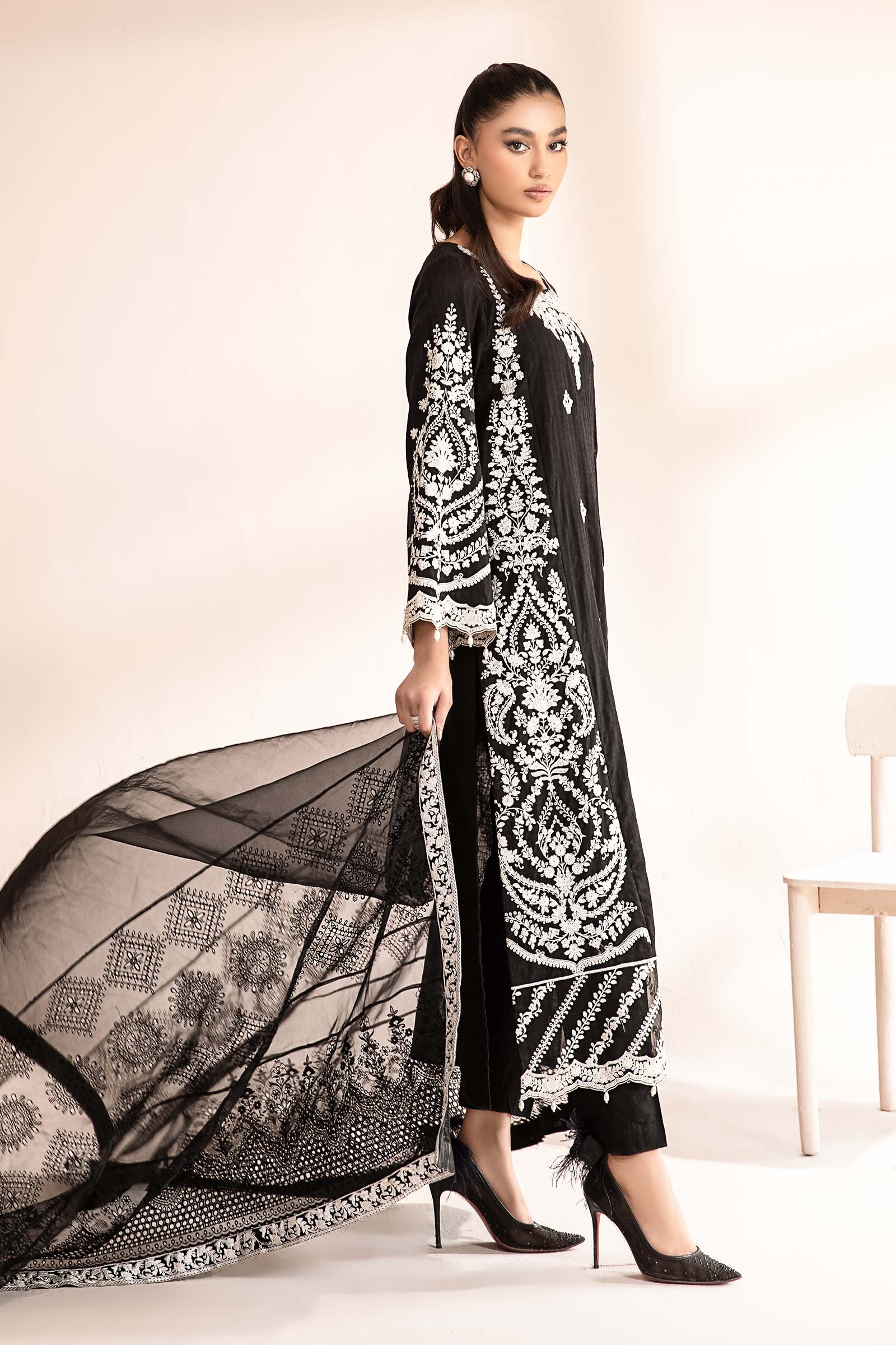 3 Piece Embroidered Self Jacquard Lawn Suit - Image 4