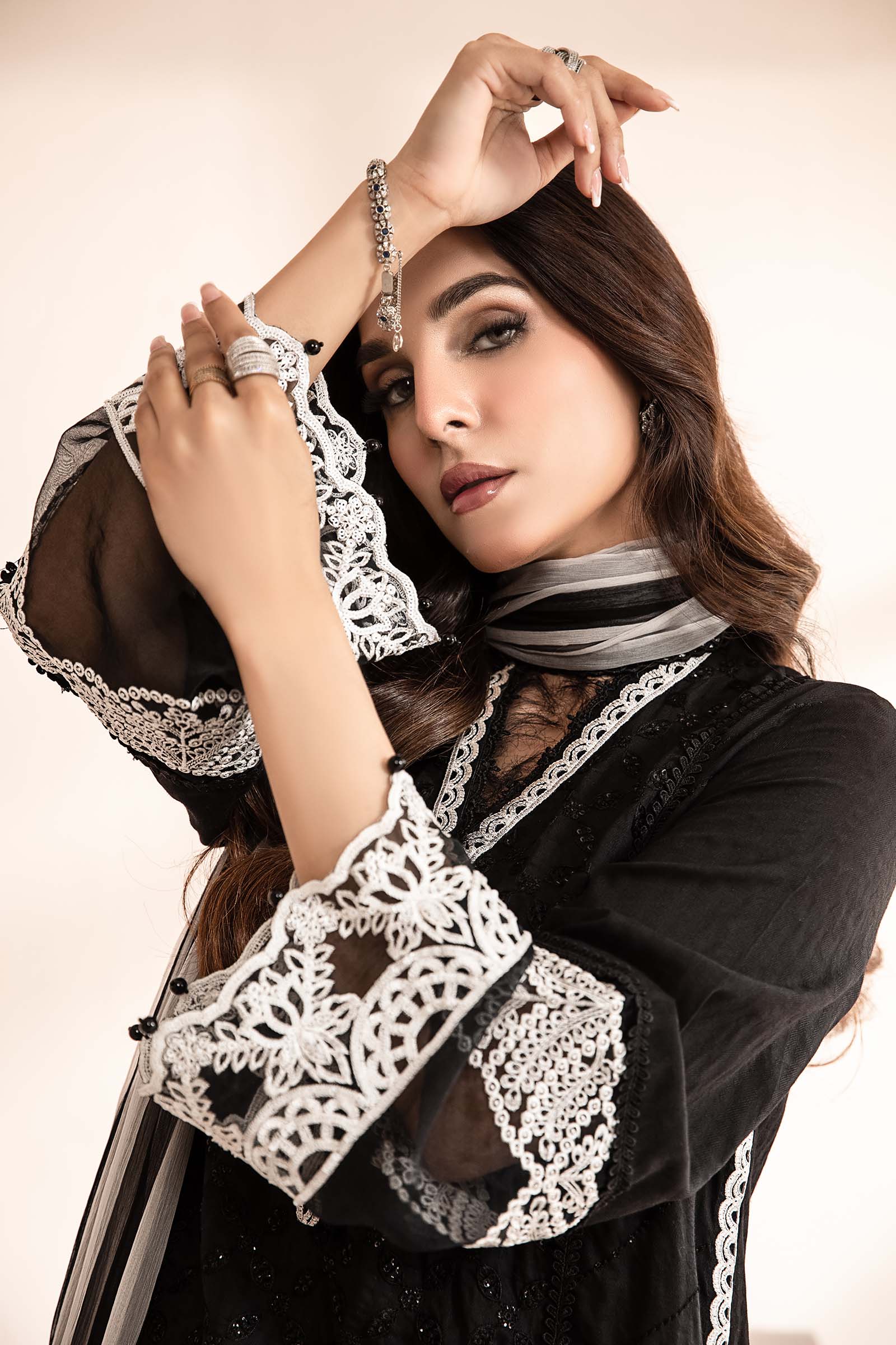 3 Piece Embroidered Self Jacquard Lawn Suit - Image 2